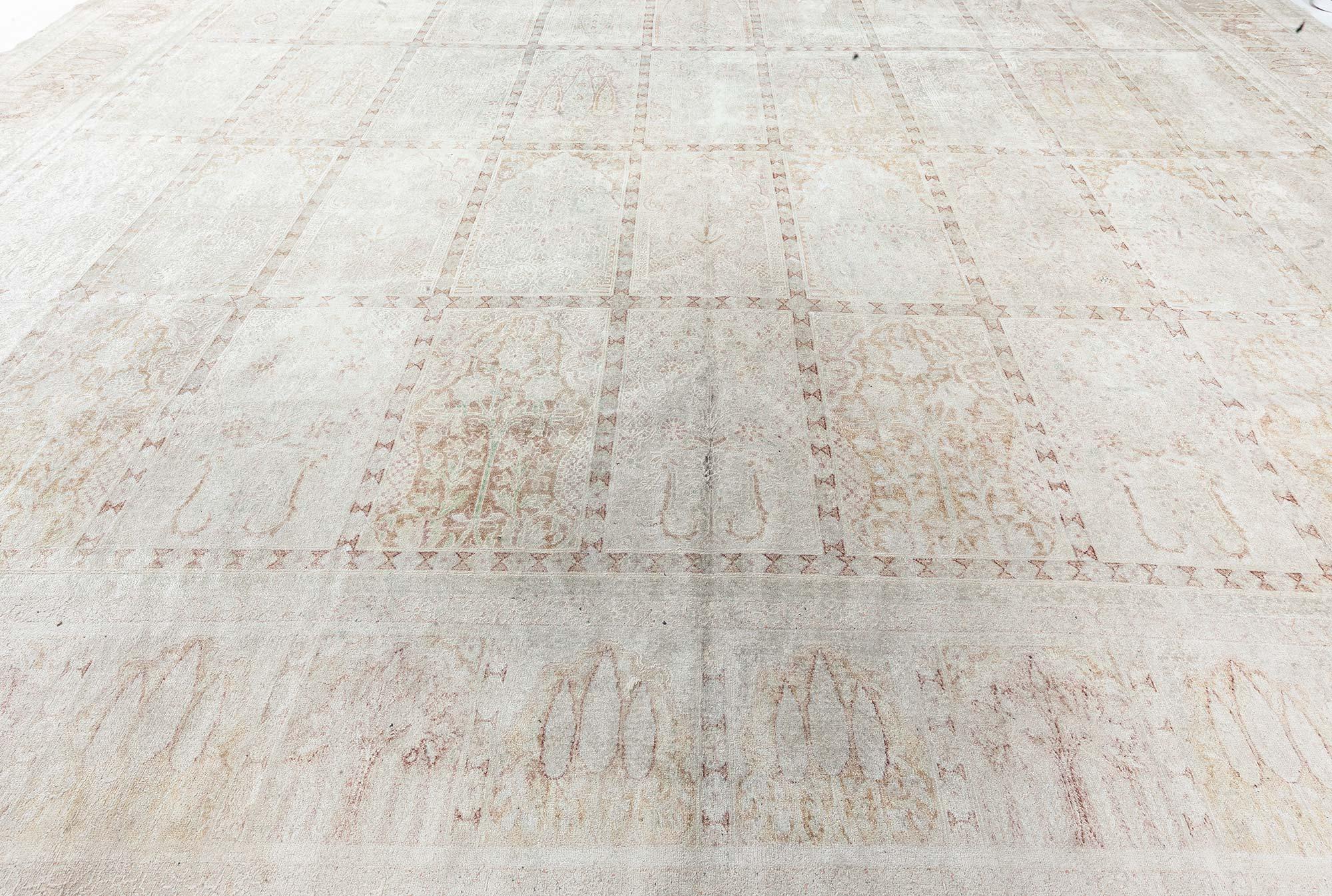 Doris Leslie Collection Blau Tapis de soie turc antique Bon état - En vente à New York, NY