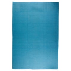Doris Leslie Blau Kollektion Hochwertiger zeitgenössischer Flachgewebeteppich aus massivem Blau von Doris Leslie