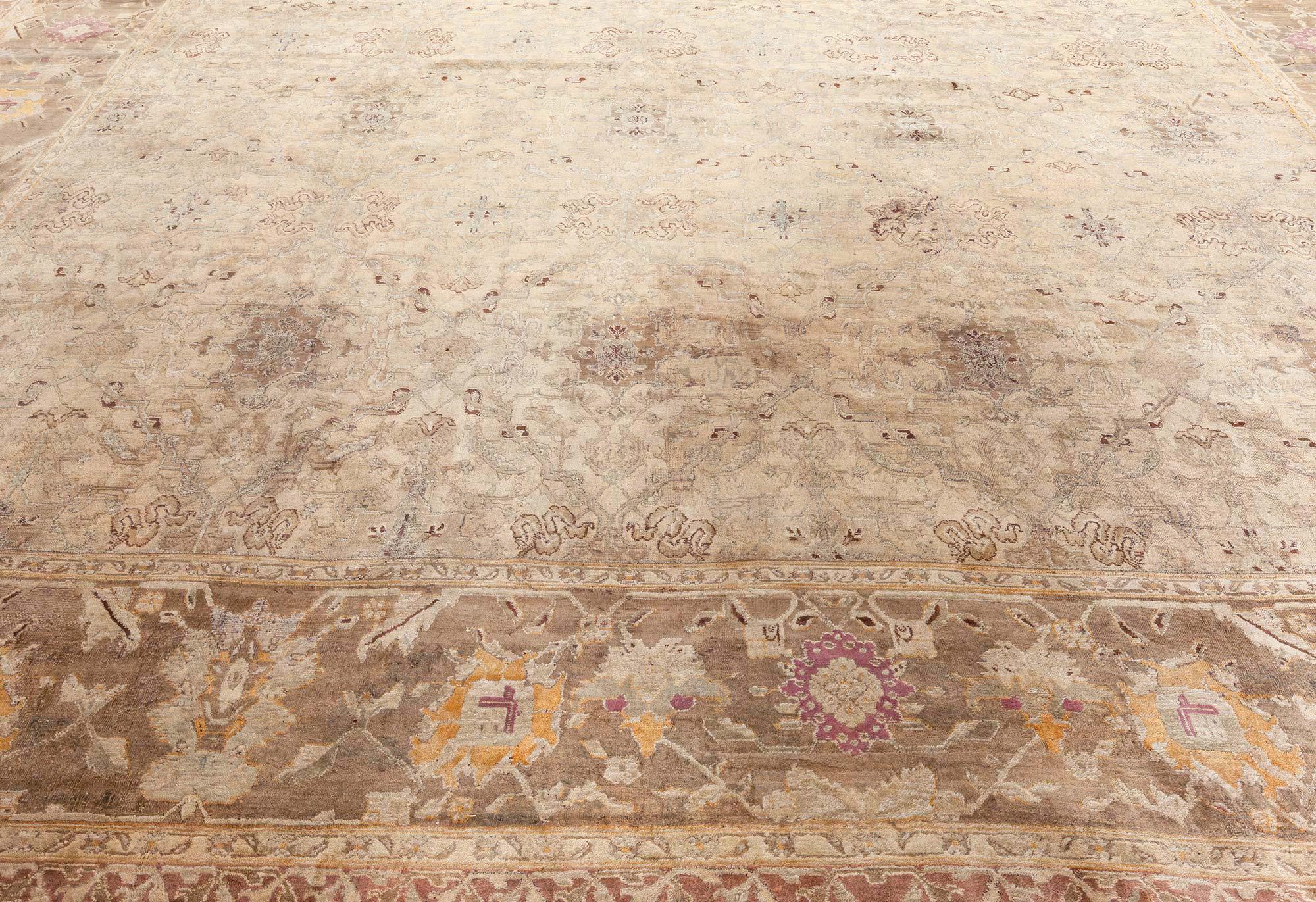 Early 20th Century Indian Agra Rug In Good Condition For Sale In New York, NY