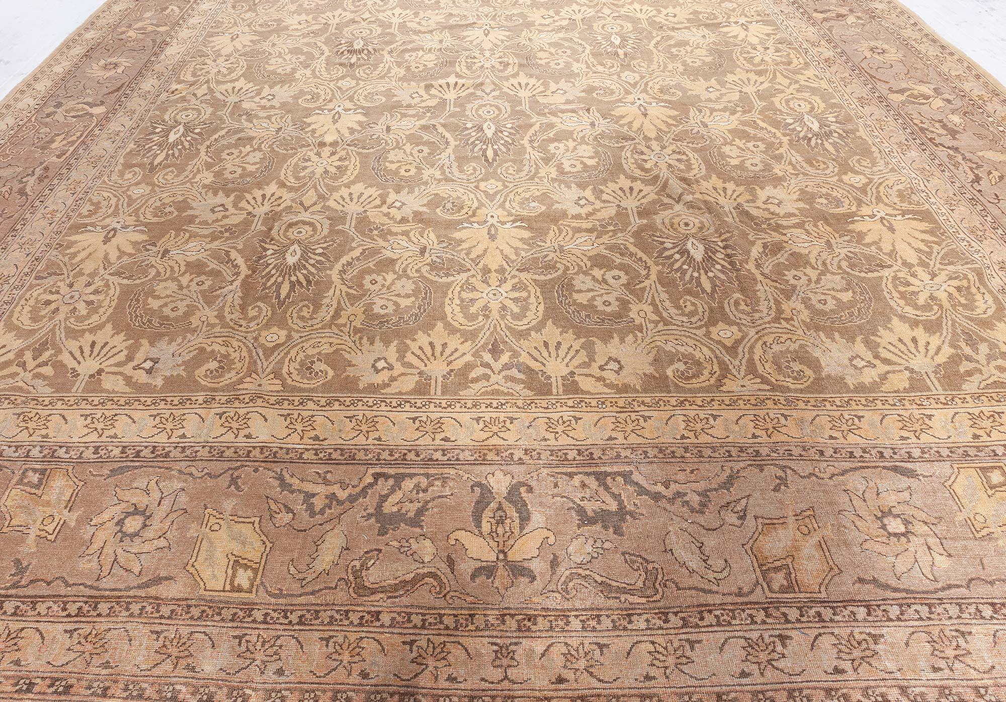 Early 20th Century Indian Amritsar Rug For Sale 3