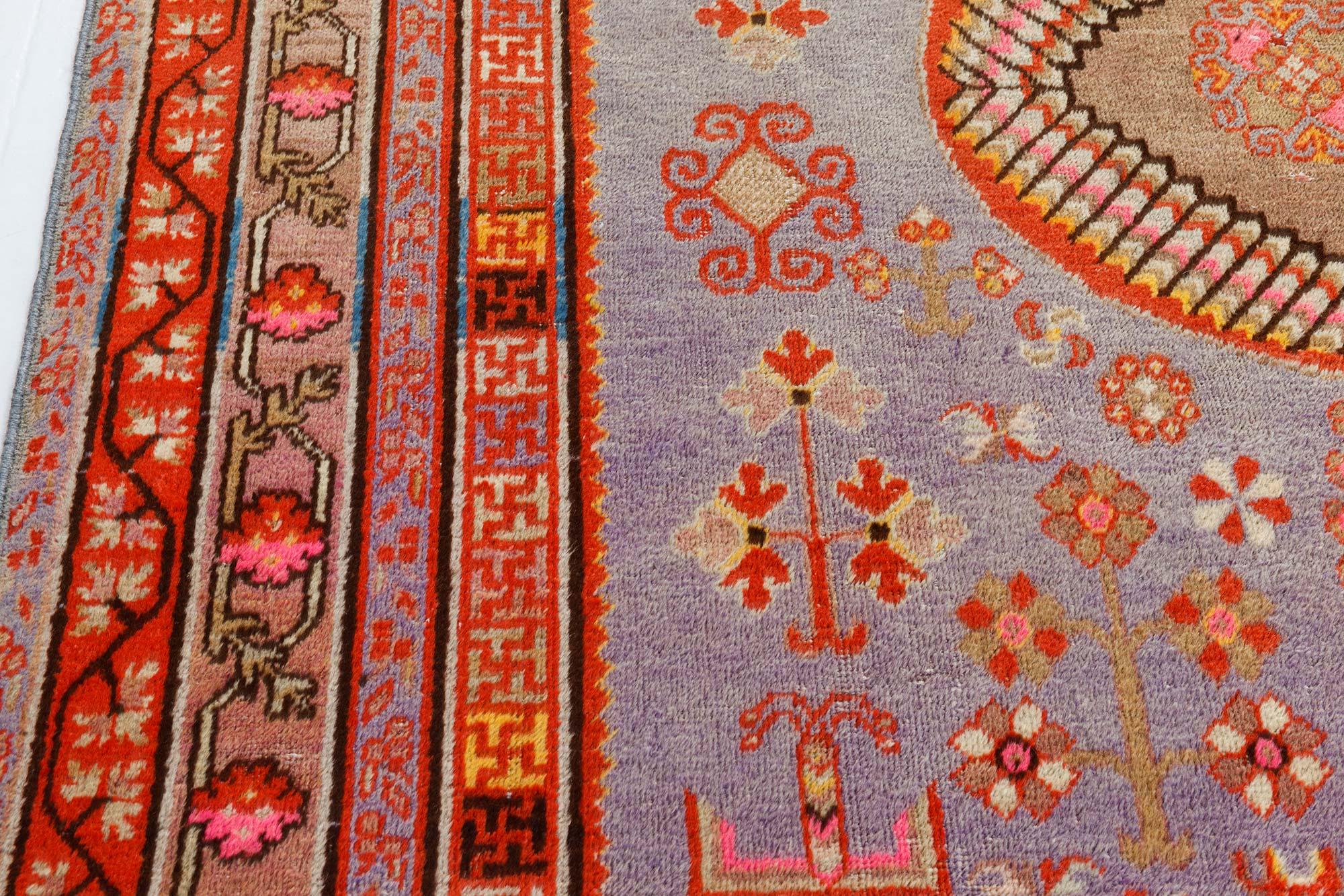 Mitte des 20. Jahrhunderts Samarkand Handgefertigter Wollteppich (Afghanisch) im Angebot