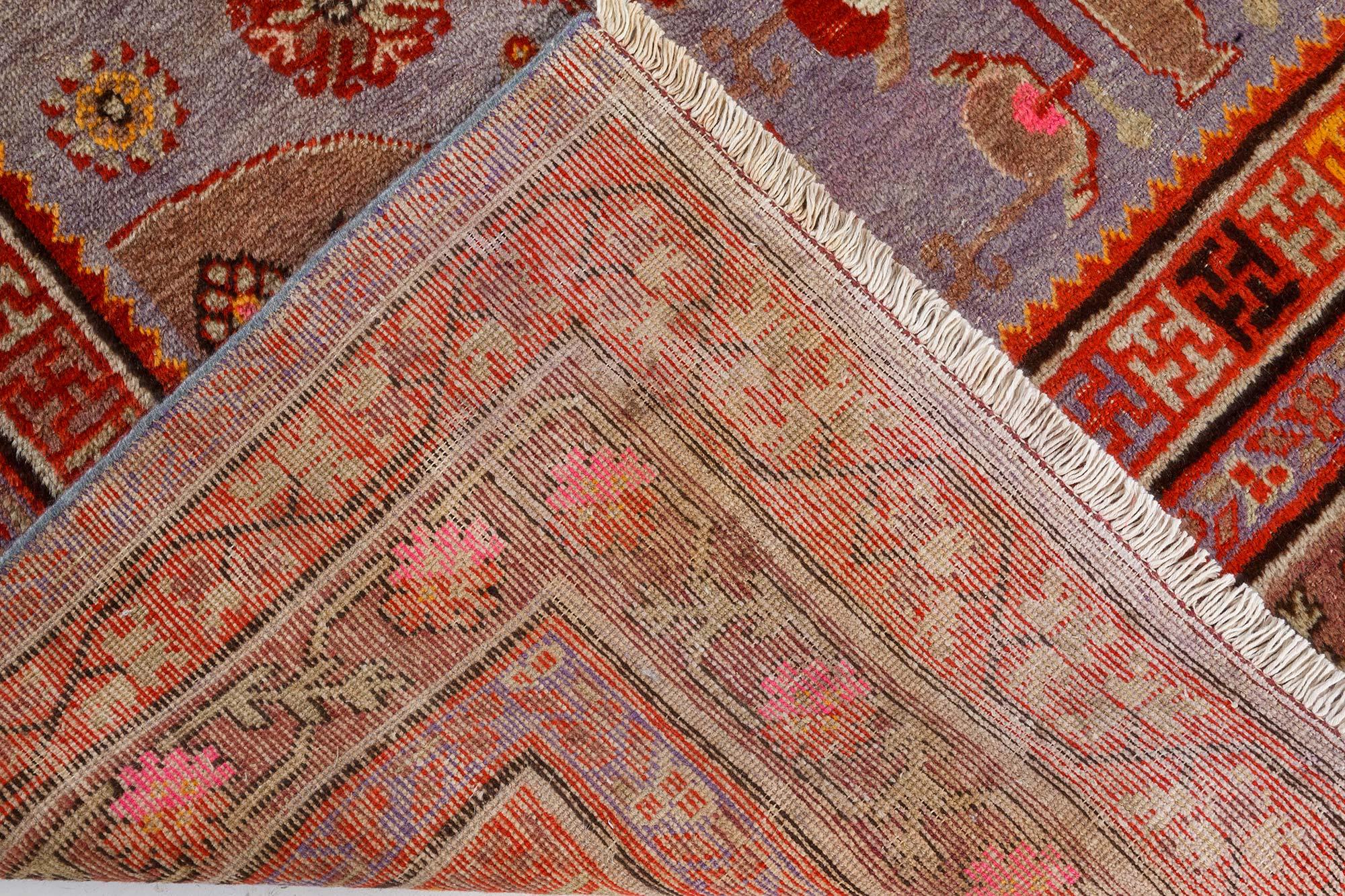 Mitte des 20. Jahrhunderts Samarkand Handgefertigter Wollteppich (Wolle) im Angebot