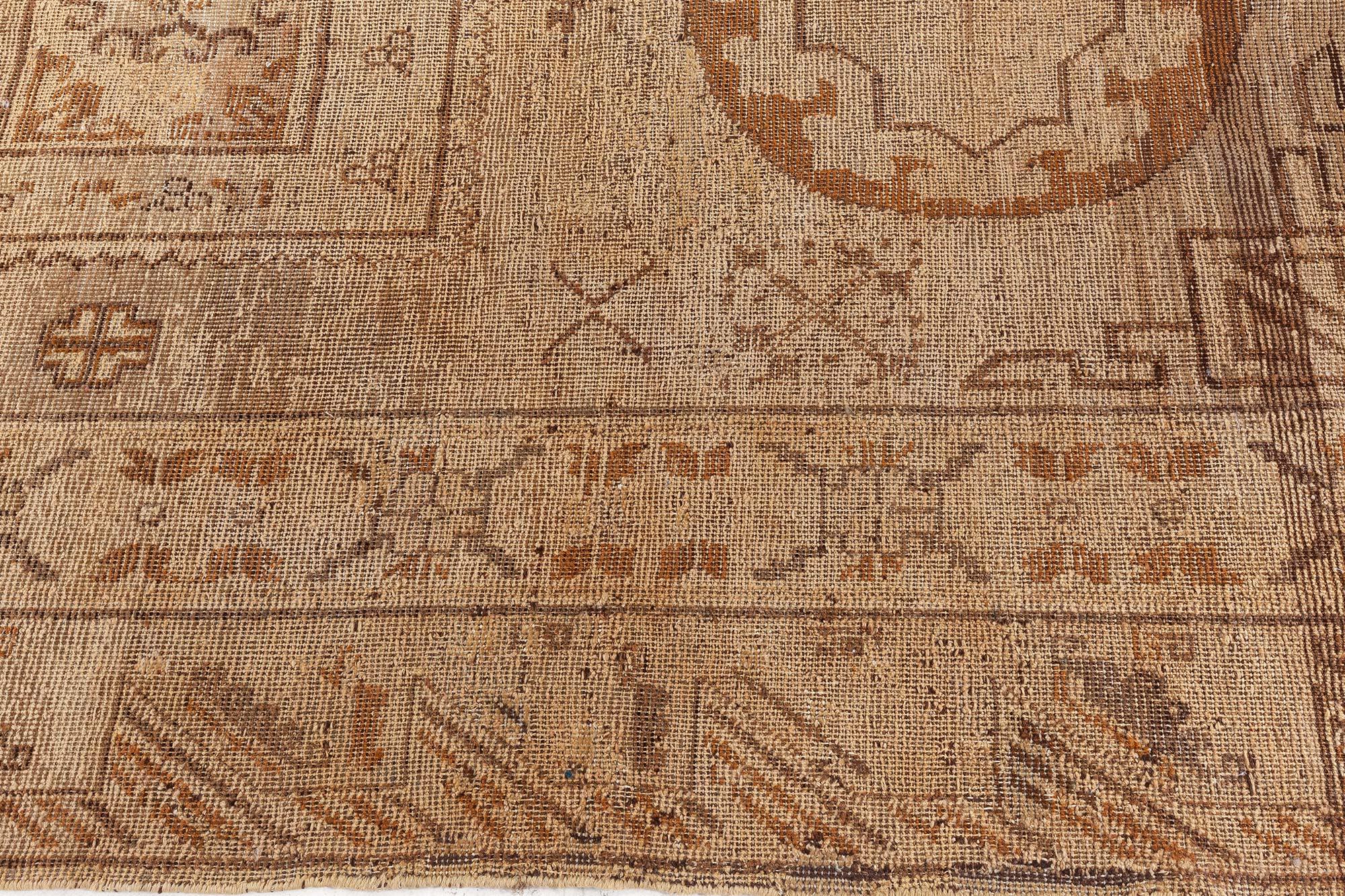 Samarkand Handgefertigter Wollteppich aus der Jahrhundertmitte (Khotan) im Angebot