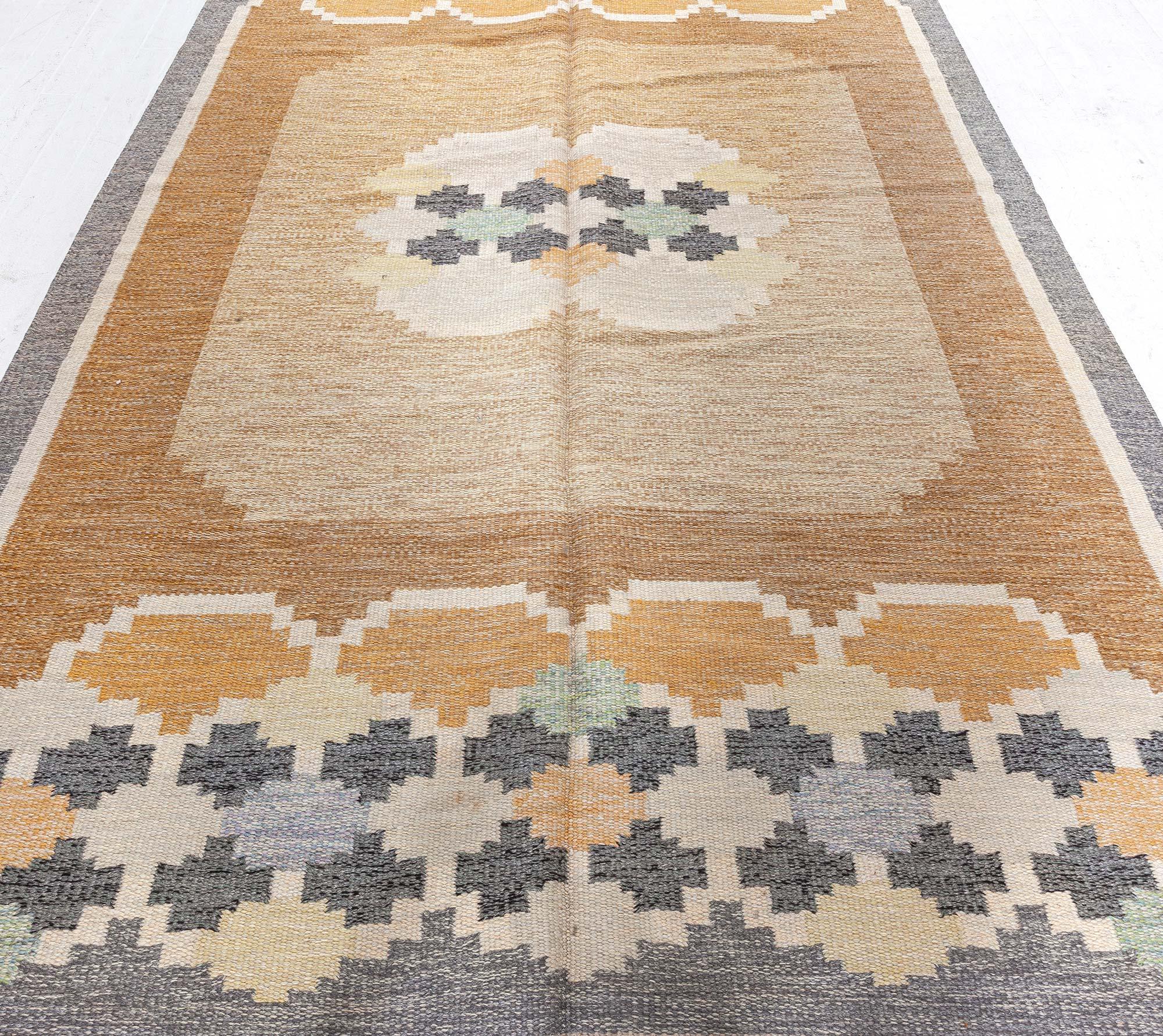 Schwedischer Teppich aus der Jahrhundertmitte von Ingegerd Silow (Moderne der Mitte des Jahrhunderts) im Angebot