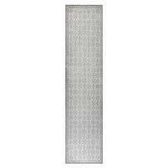 Tapis gris et blanc de style Agra moderne fait à la main par Doris Leslie Blau Collection