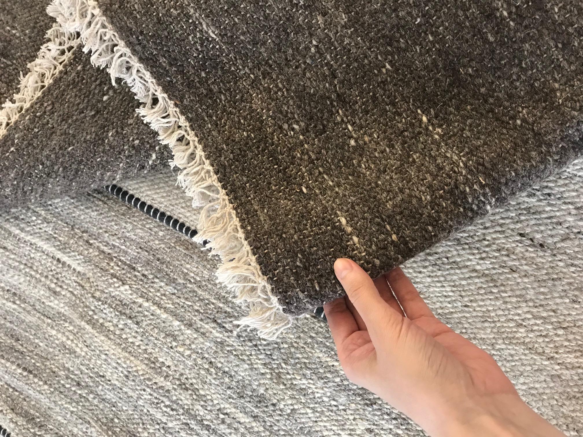 Doris Leslie Blau Collection Modern Striped Natural Flat-Weave Rug In New Condition In New York, NY