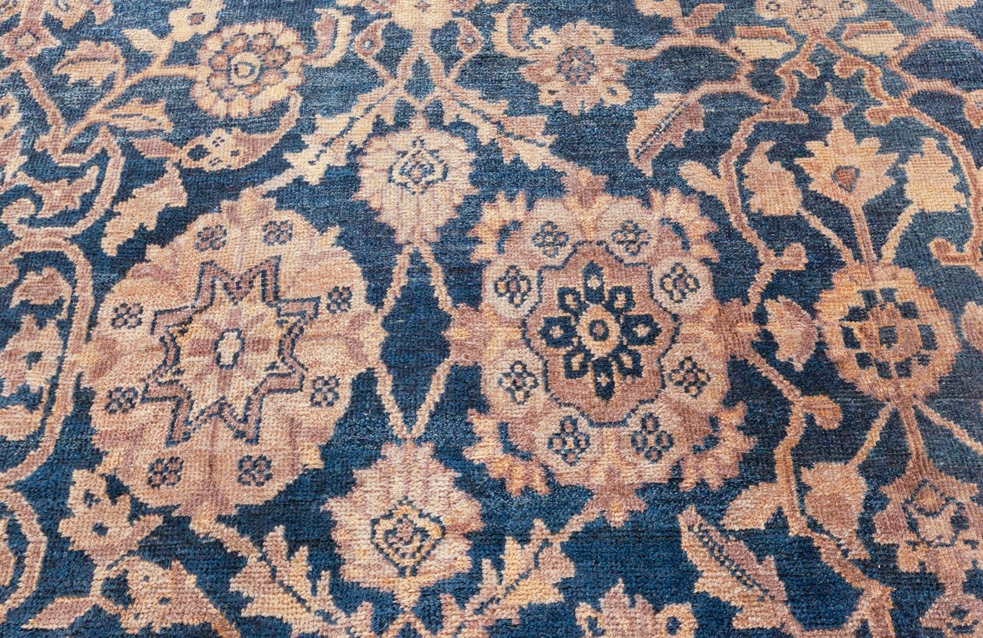 Early 20th Century Persian Sultanabad rug
Size: 11'8