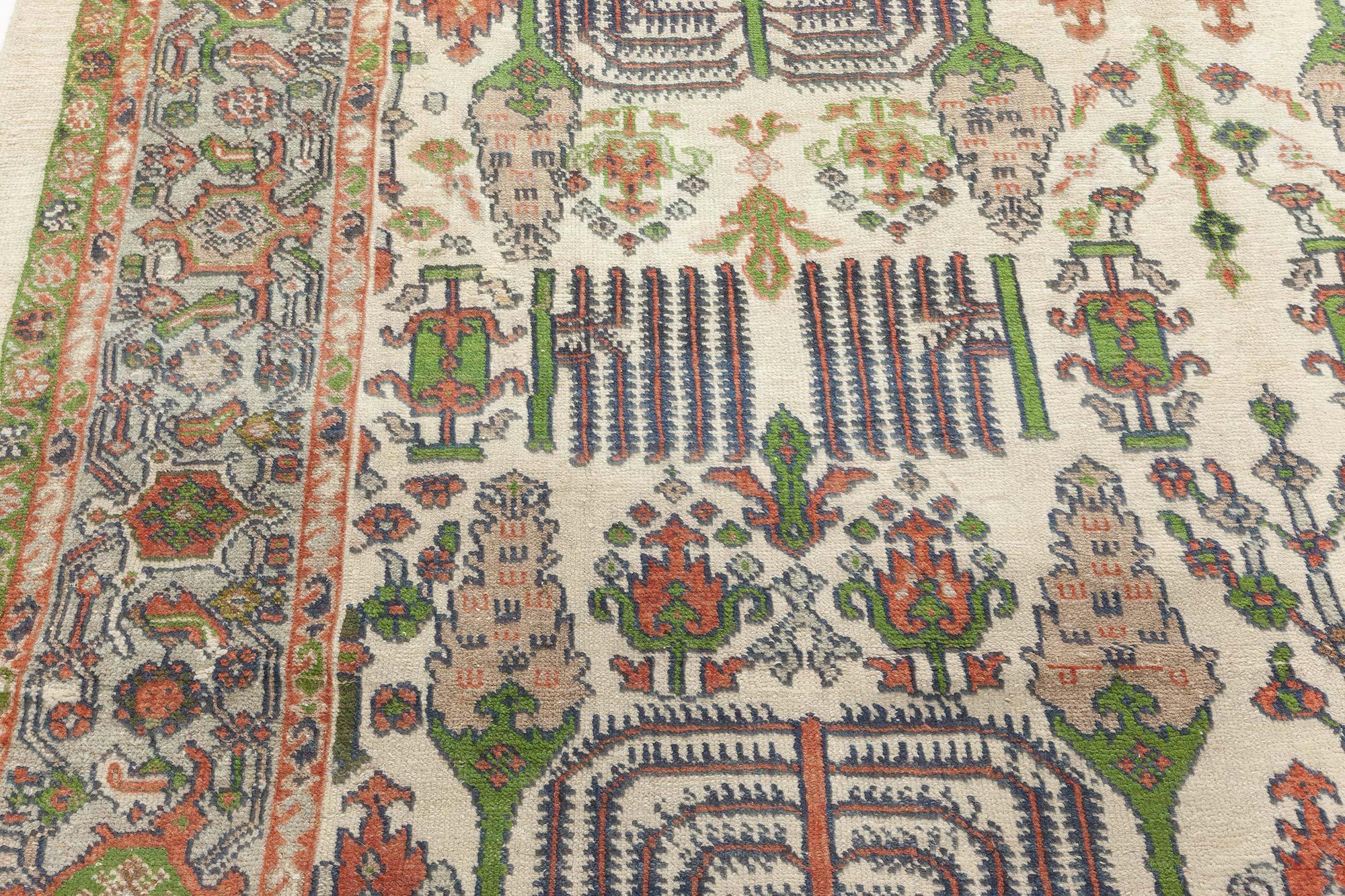 Mid-20th Century Antique Persian Sultanabad Rug In Good Condition For Sale In New York, NY