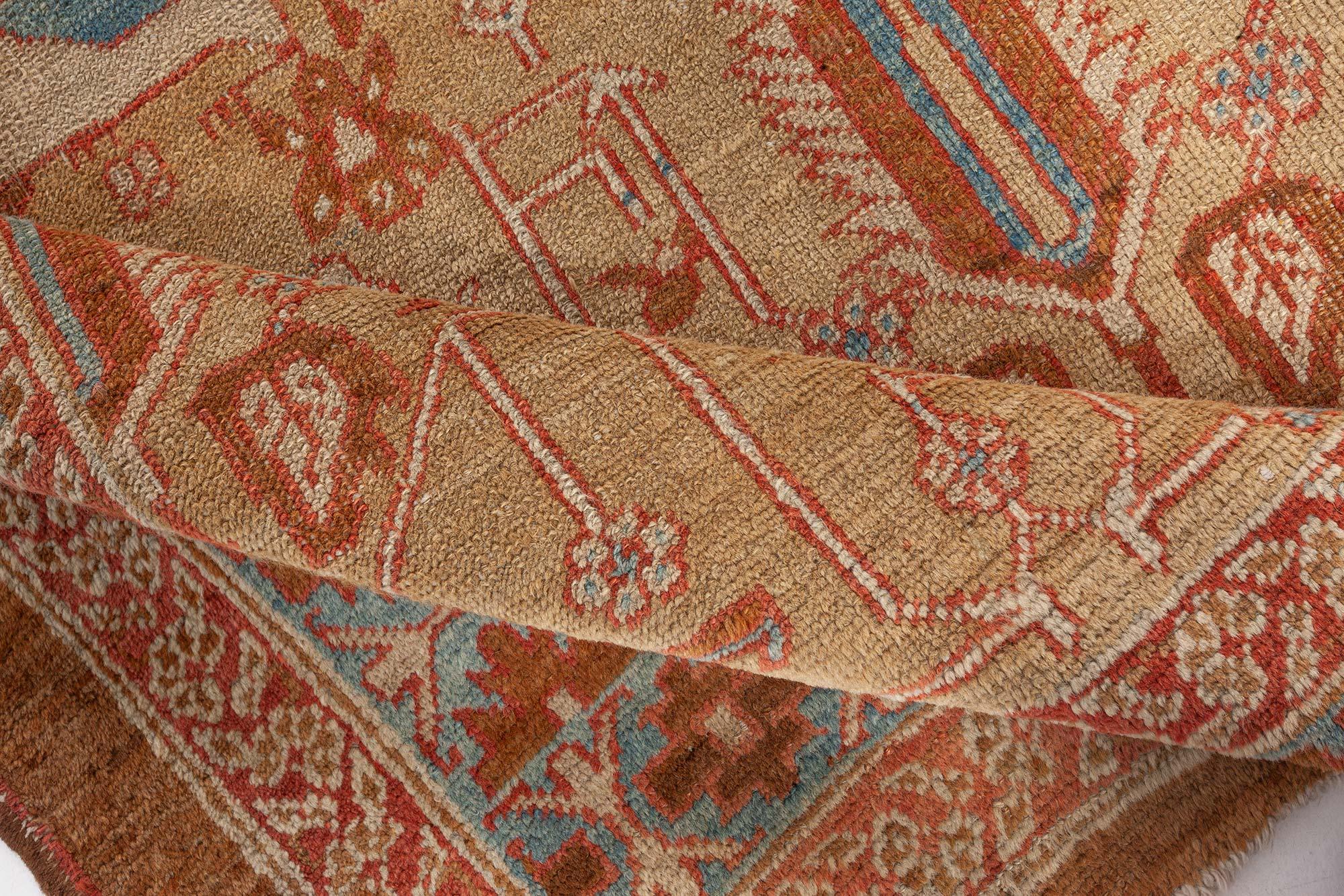 Early 19th Century Primitive Bakshaish Carpet For Sale 1