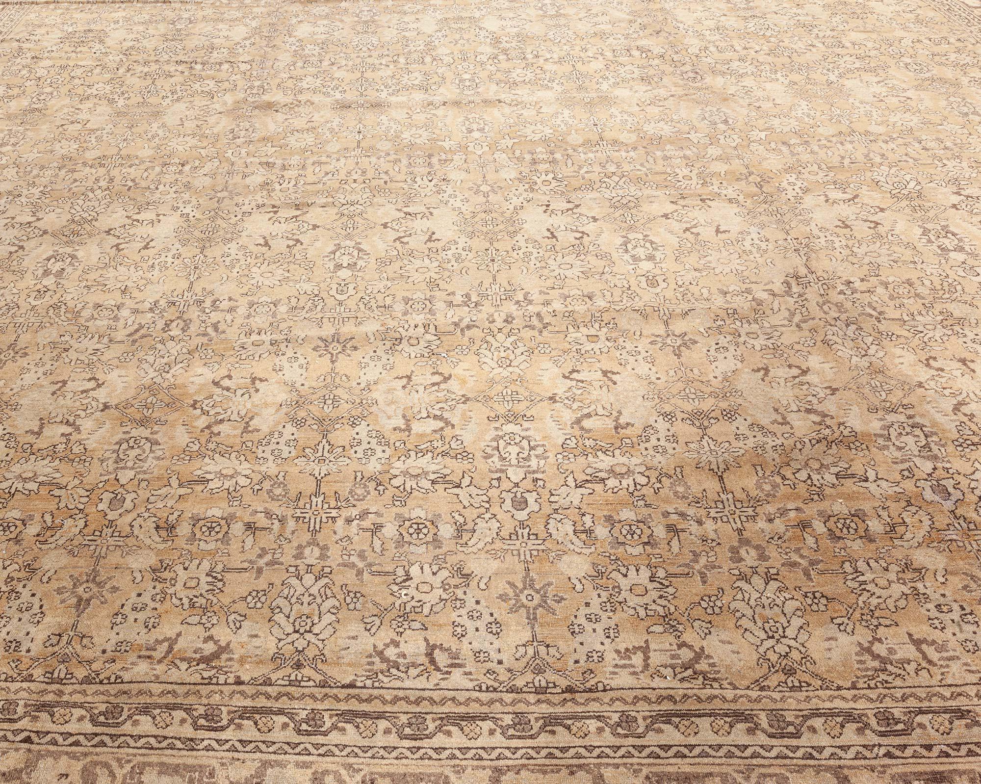 High-quality vintage Indian Amritsar handmade wool carpet
Size: 14'5