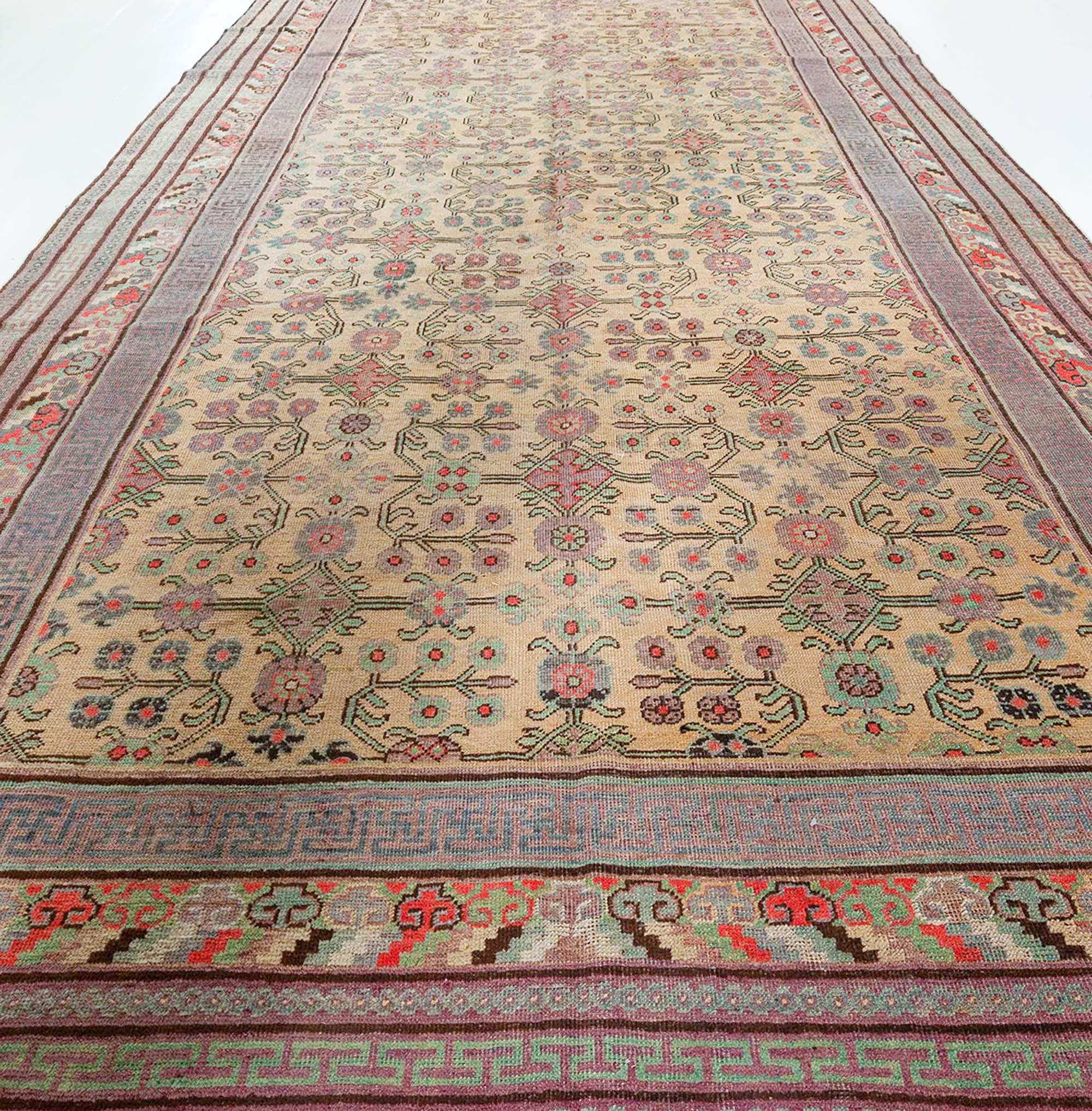 Vintage Samarkand 'Khotan' Handmade Wool Rug In Good Condition For Sale In New York, NY