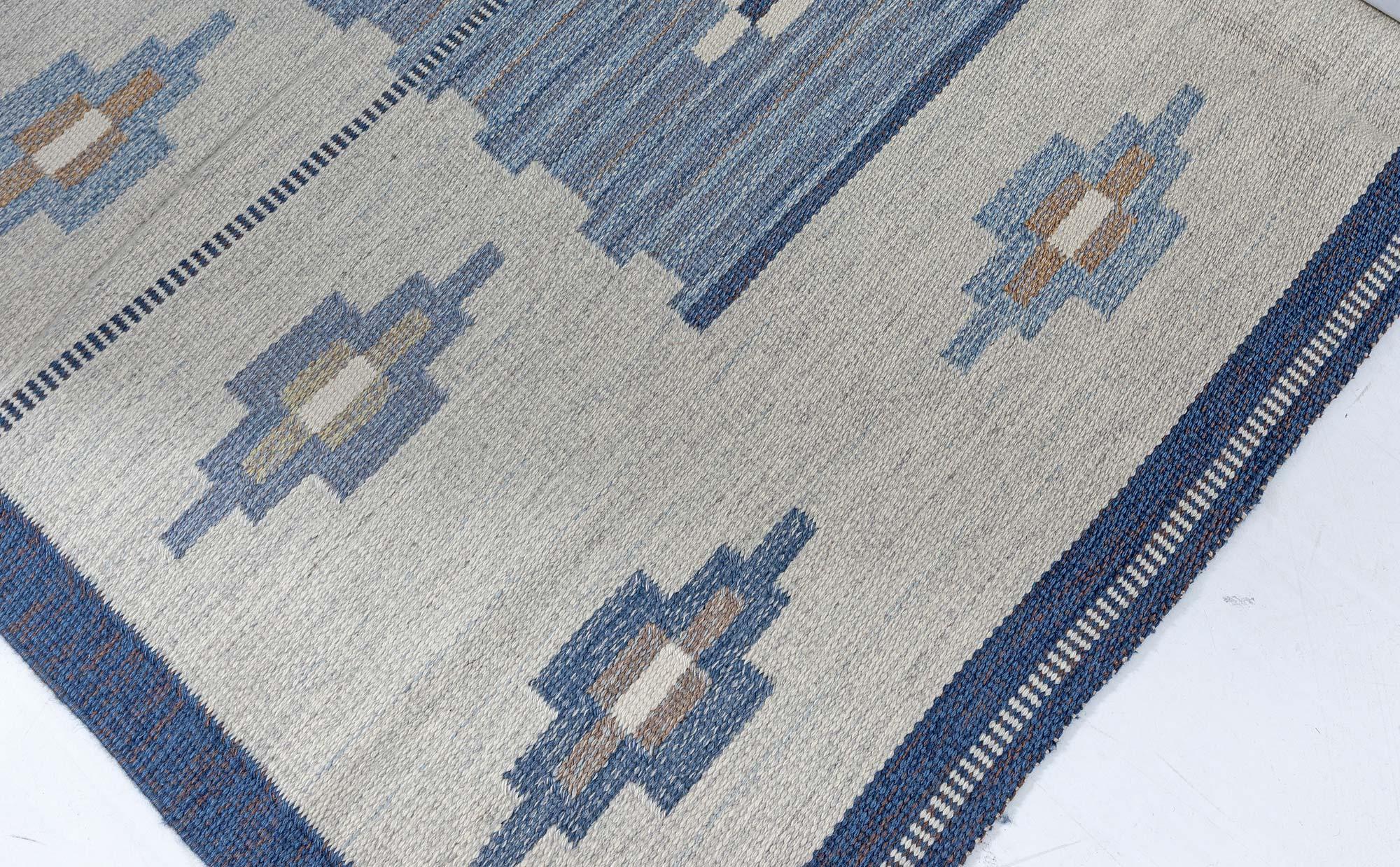 Vintage Swedish Flat-Weave Rug by Erik Lundberg In Good Condition For Sale In New York, NY