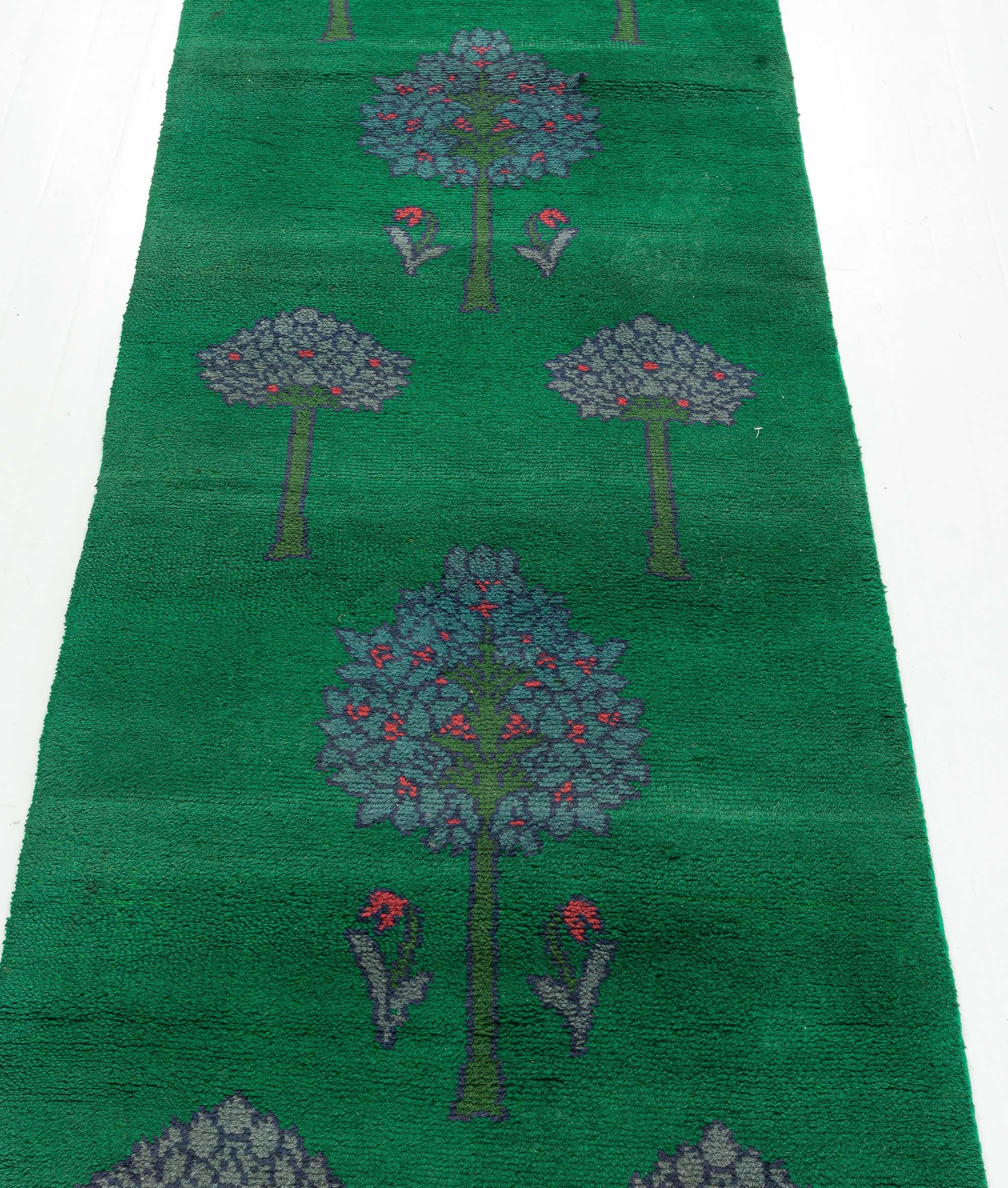Arts and Crafts Doris Leslie Blau Donegal par C.F.A Runner « Fragment » en vente