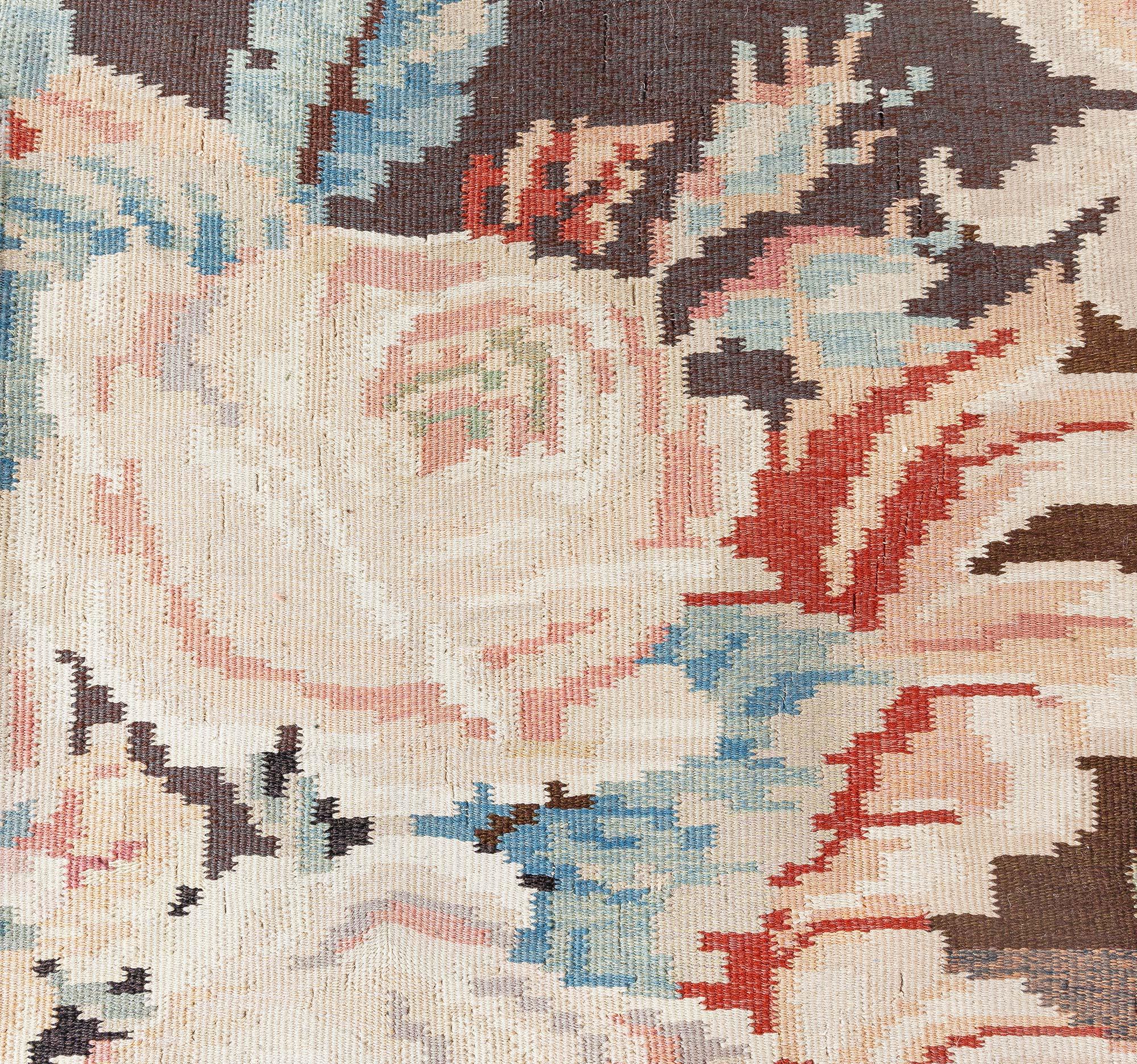 Doris Leslie Blau Early 20th Century Bessarabian Floral Handmade Rug In Good Condition For Sale In New York, NY