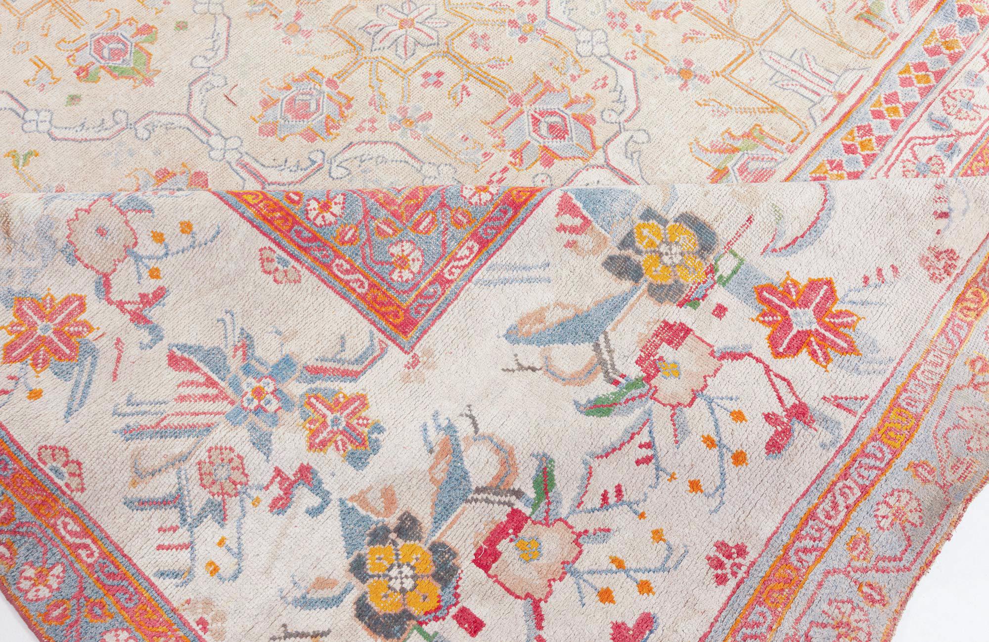 Doris Leslie Blau Alfombra india de algodón hecha a mano con motivos florales de Agra de principios del siglo XX Indio en venta