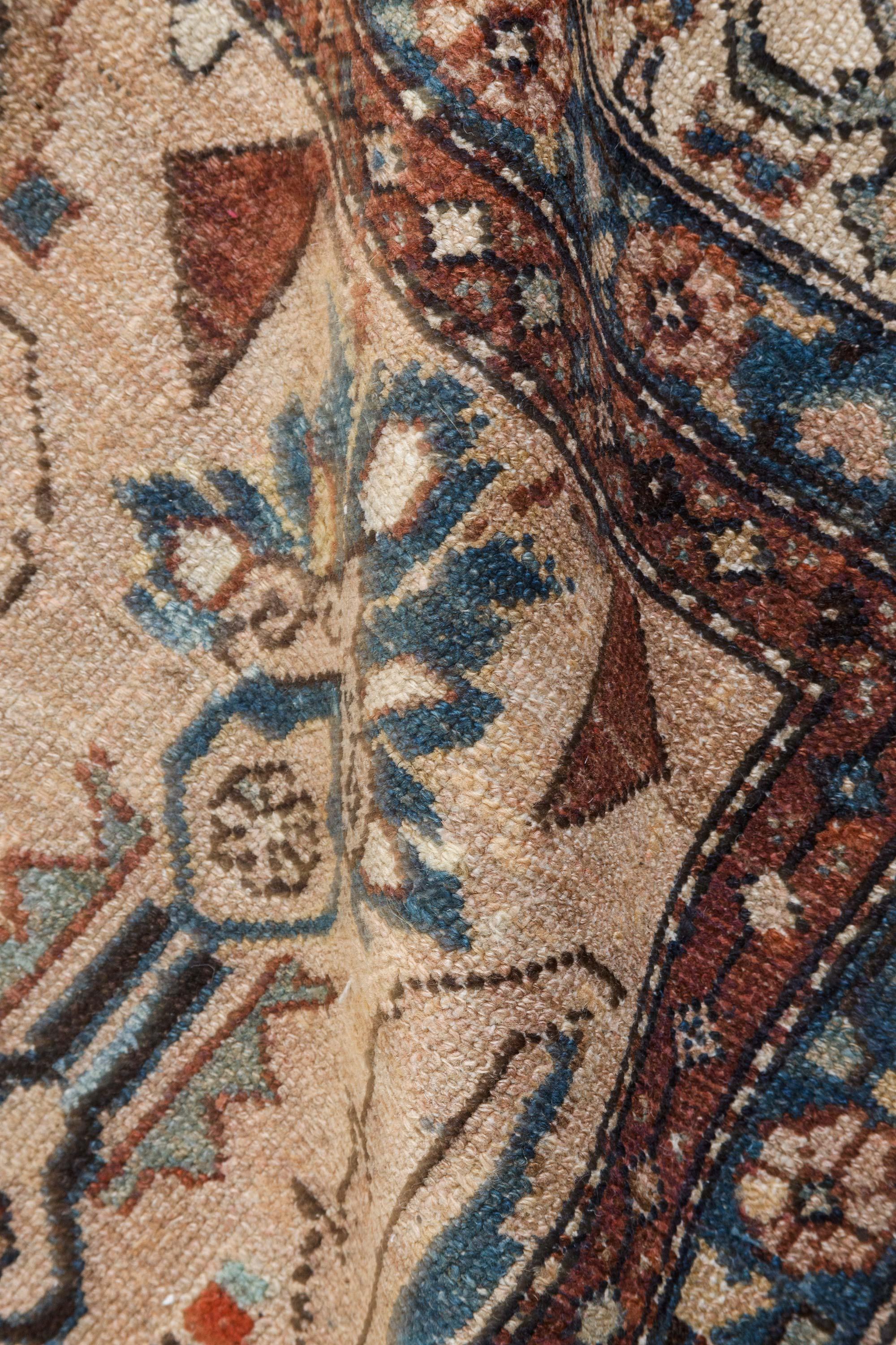 Doris Leslie Blauer persischer Bakhtiari-Teppich des frühen 20. Jahrhunderts (Persisch) im Angebot