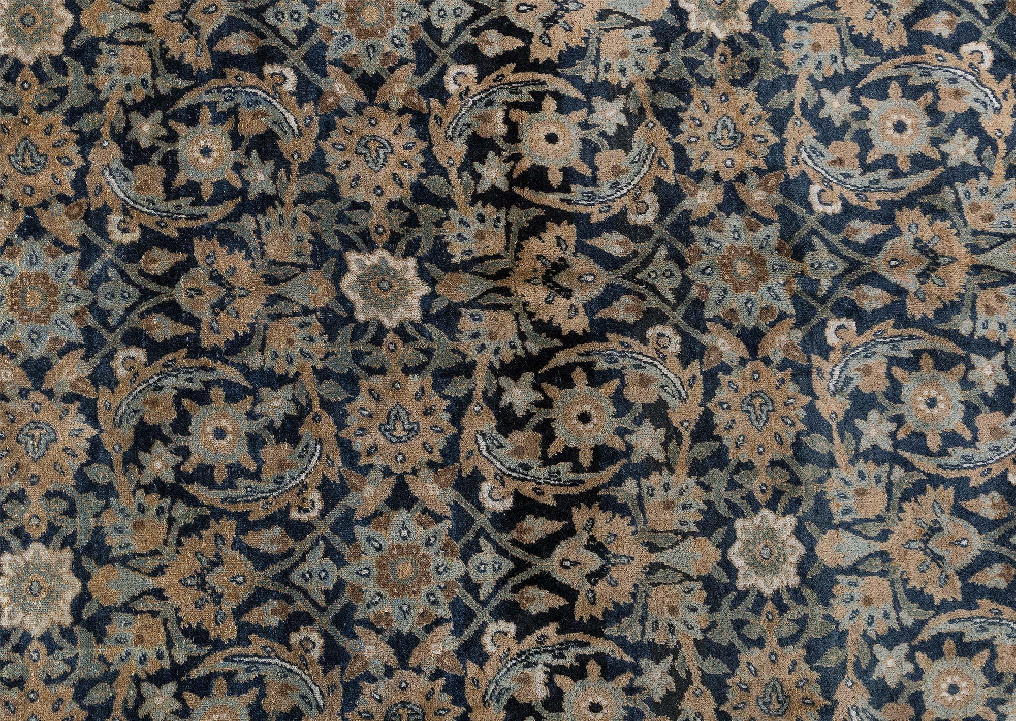 Doris Leslie Blau Early 20th Century Persian Kirman Handmade Wool Rug In Good Condition For Sale In New York, NY