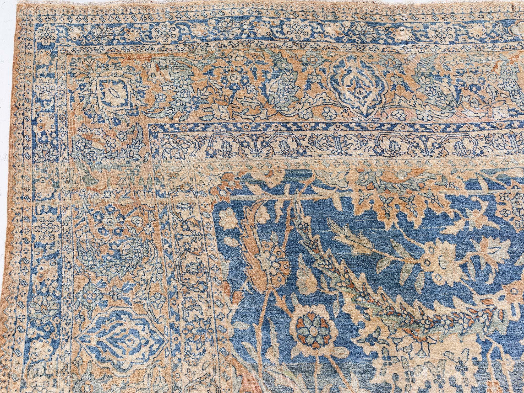 Doris Leslie Blauer persischer Kirman-Wollteppich des frühen 20. Jahrhunderts (Persisch) im Angebot