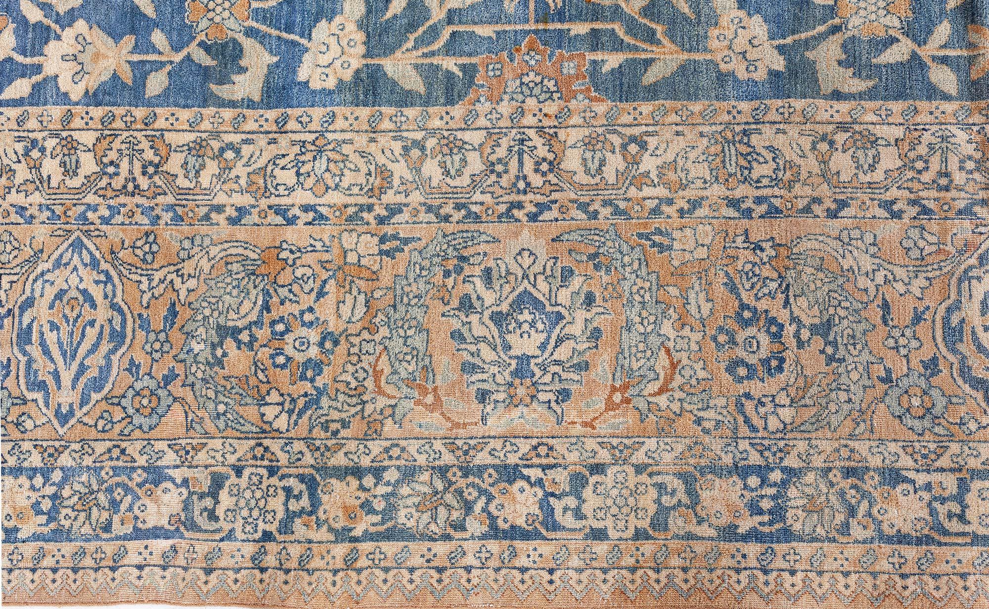 Doris Leslie Blauer persischer Kirman-Wollteppich des frühen 20. Jahrhunderts (Wolle) im Angebot