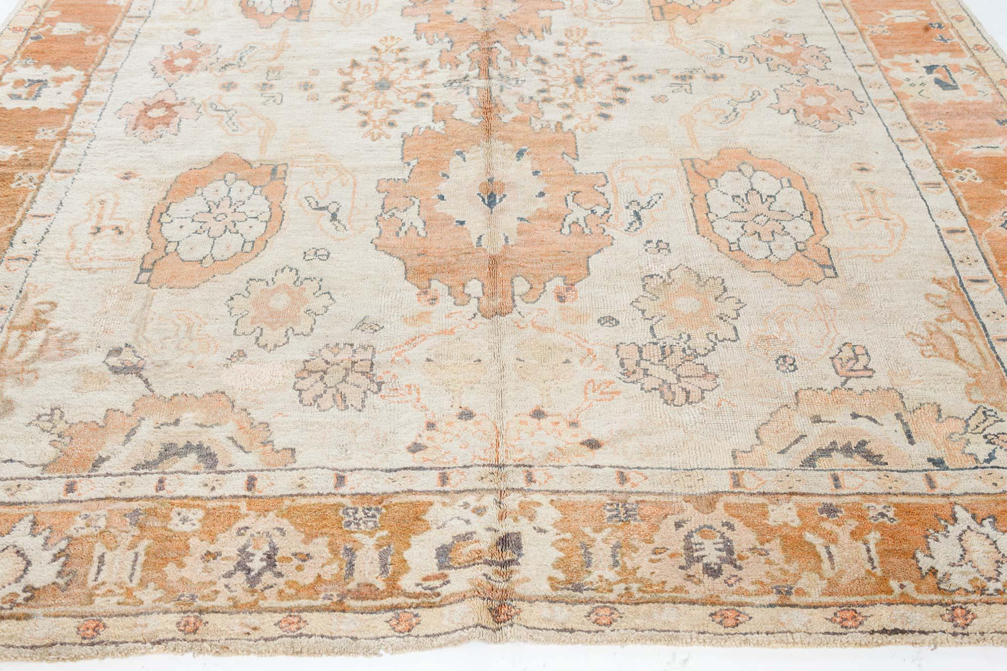Doris Leslie Blau Alfombra de lana turca Oushak Botanic de principios del siglo XX hecha a mano en venta 1