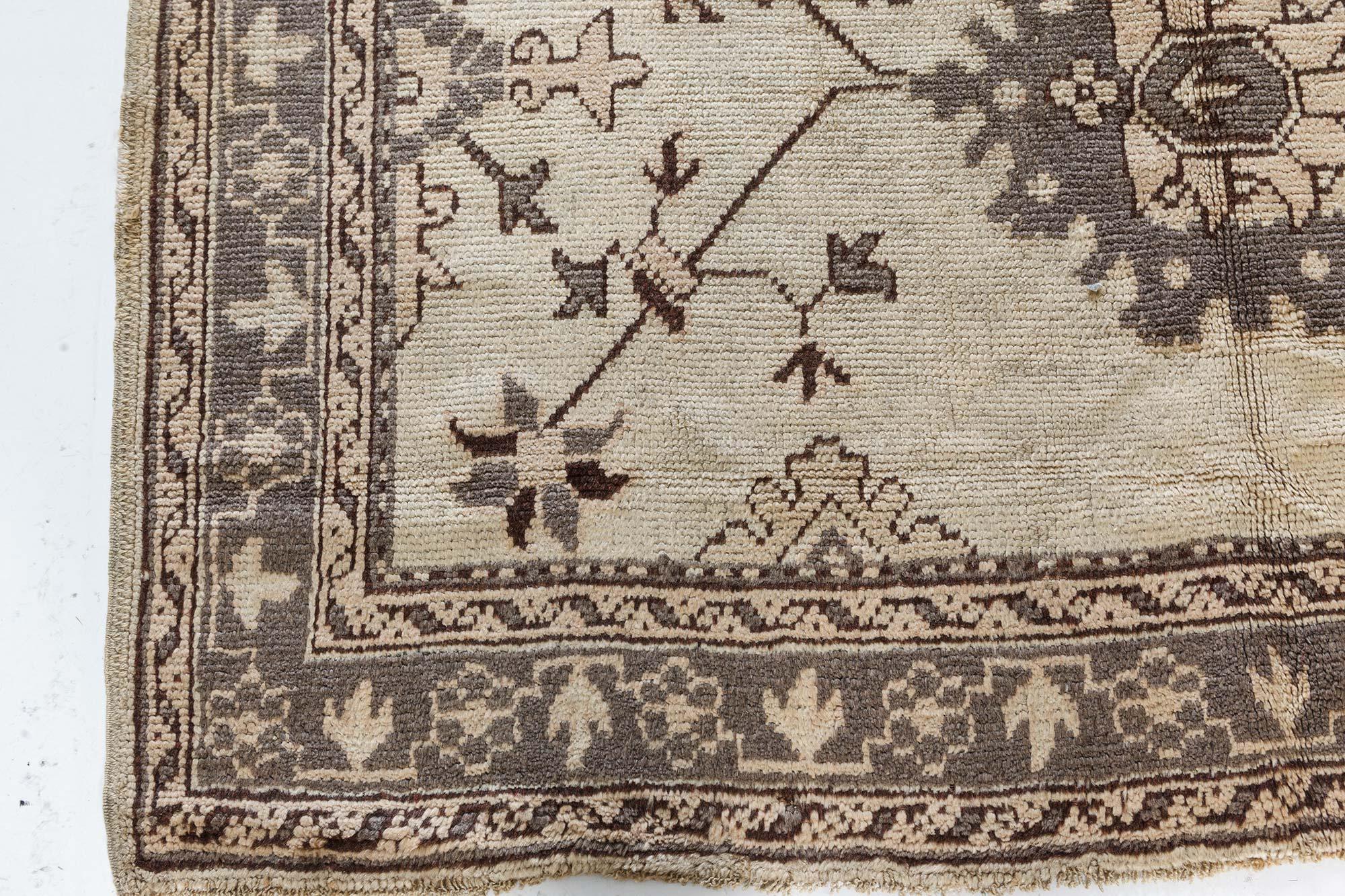 Antique Turkish Oushak Rug
Size: 5'0