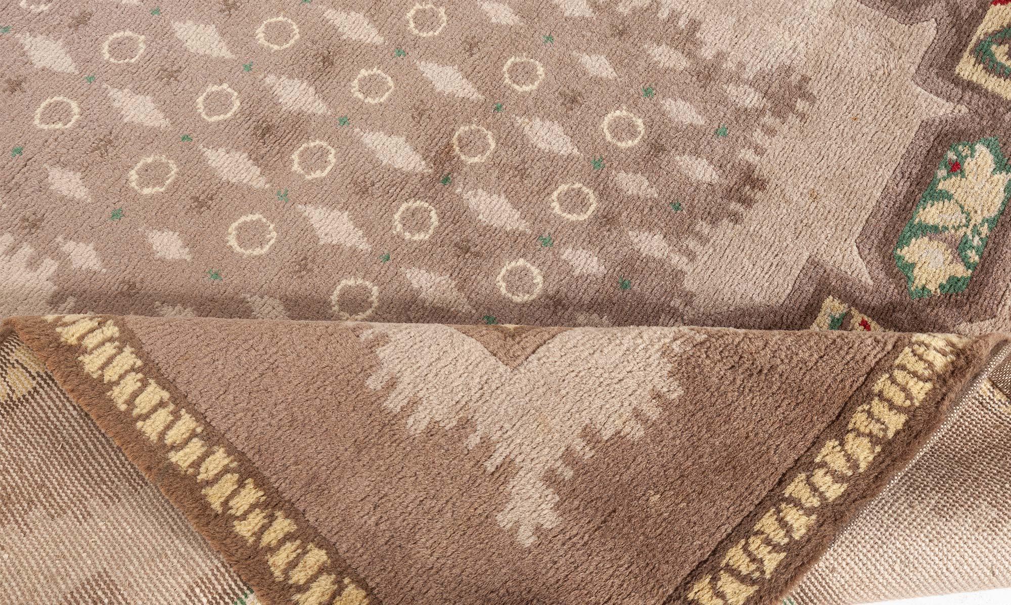 French Art Deco Rug by Paule Leleu
Size: 6'10