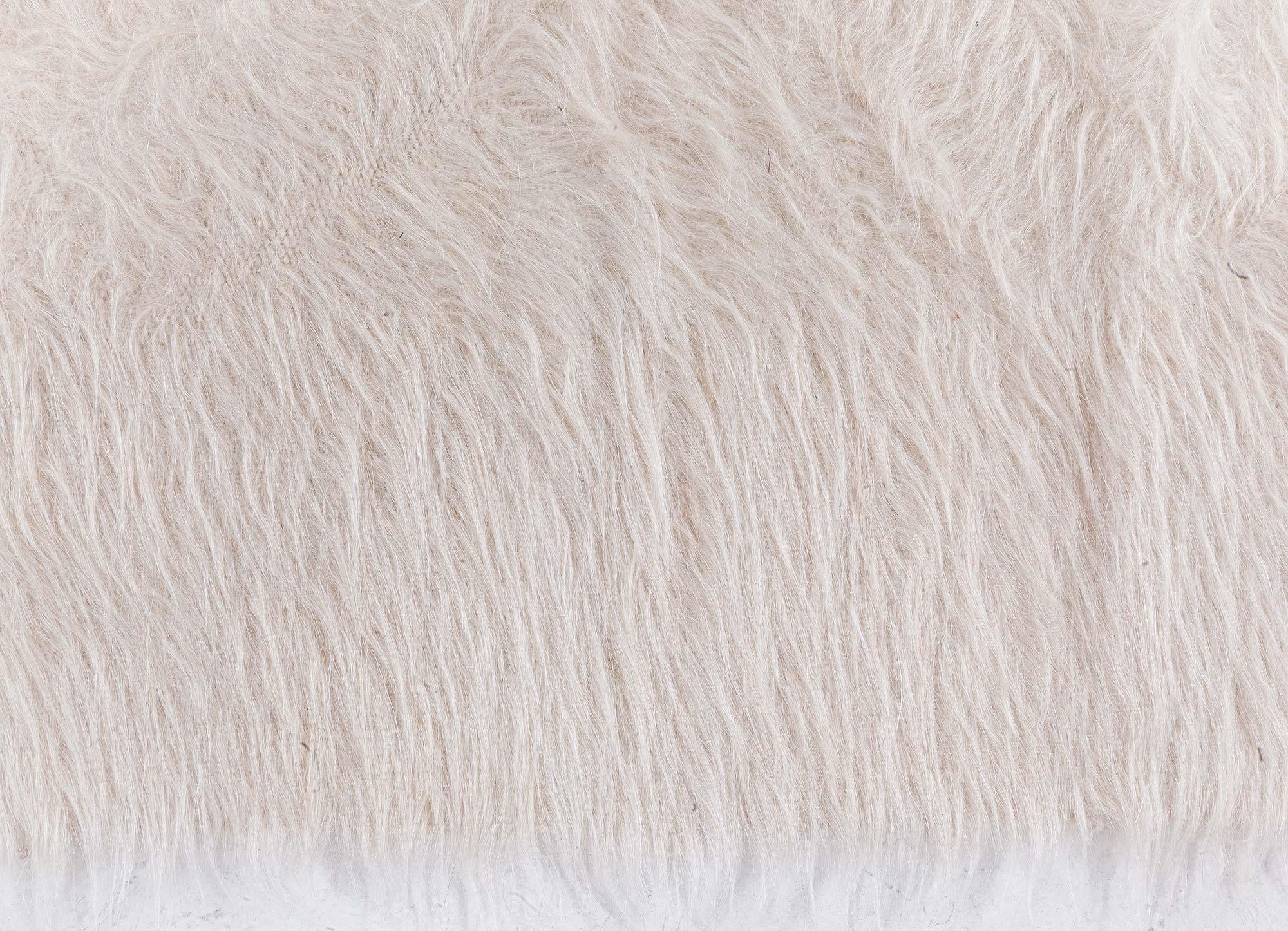 Doris Leslie Blauer handgeknüpfter Teppich aus Ziegenhaar (Moderne) im Angebot