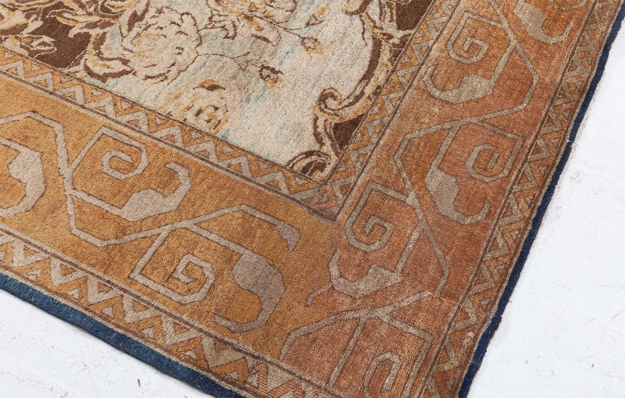 Doris Leslie Blauer indischer Amritsar-Teppich (Größe verstellbar) (20. Jahrhundert) im Angebot