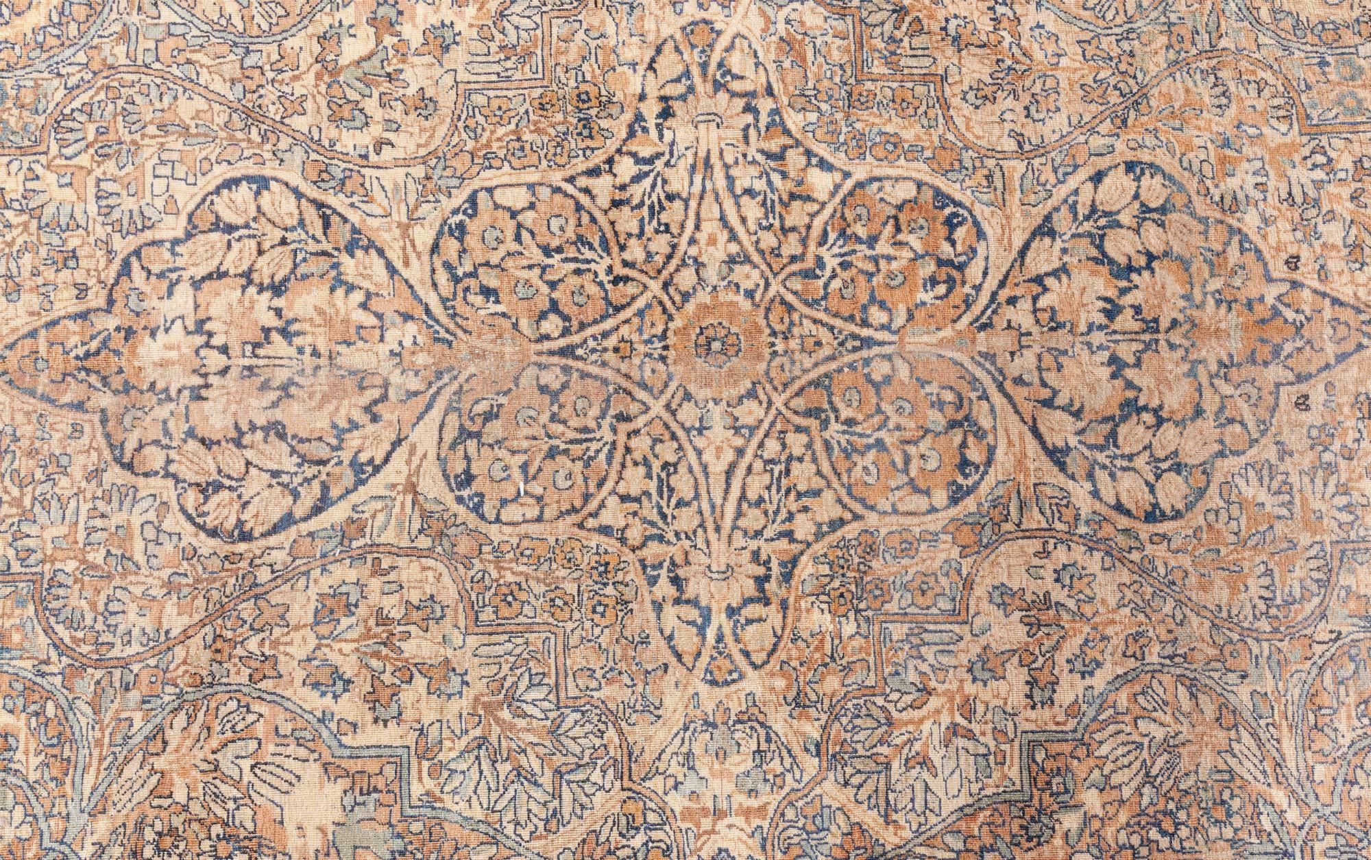 Doris Leslie Blau Großer persischer Kirman-Wollteppich aus dem 19. Jahrhundert, handgefertigt im Zustand „Gut“ im Angebot in New York, NY