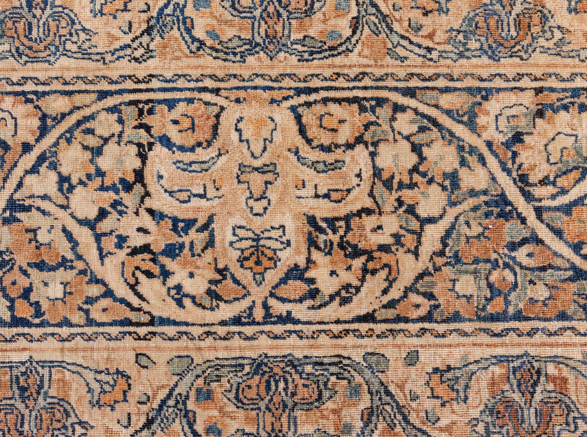 Doris Leslie Blau Großer persischer Kirman-Wollteppich aus dem 19. Jahrhundert, handgefertigt (Wolle) im Angebot