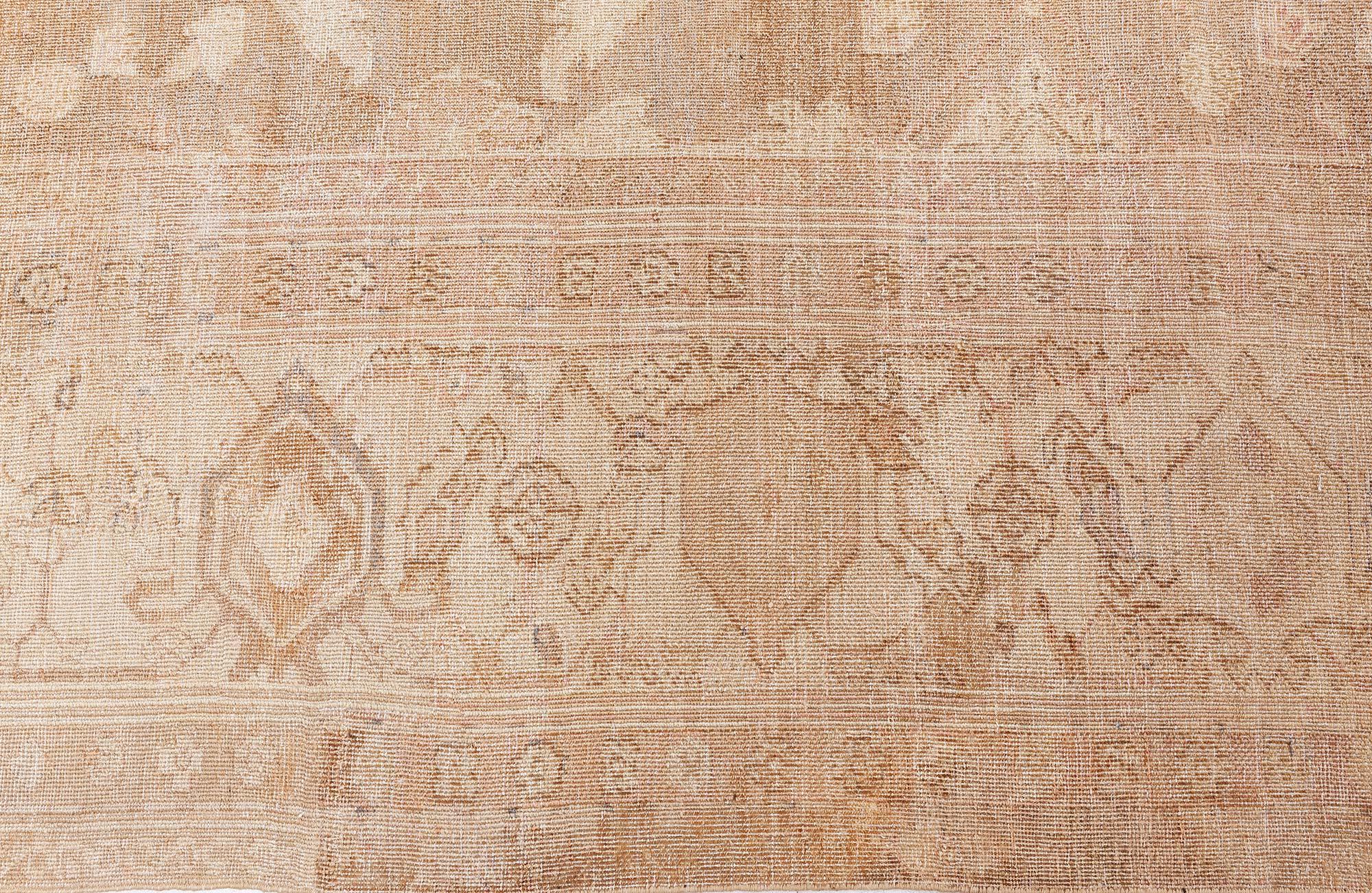 Doris Leslie Blau Großer Indischer Amritsar Brauner Handgefertigter Wollteppich im Zustand „Gut“ im Angebot in New York, NY