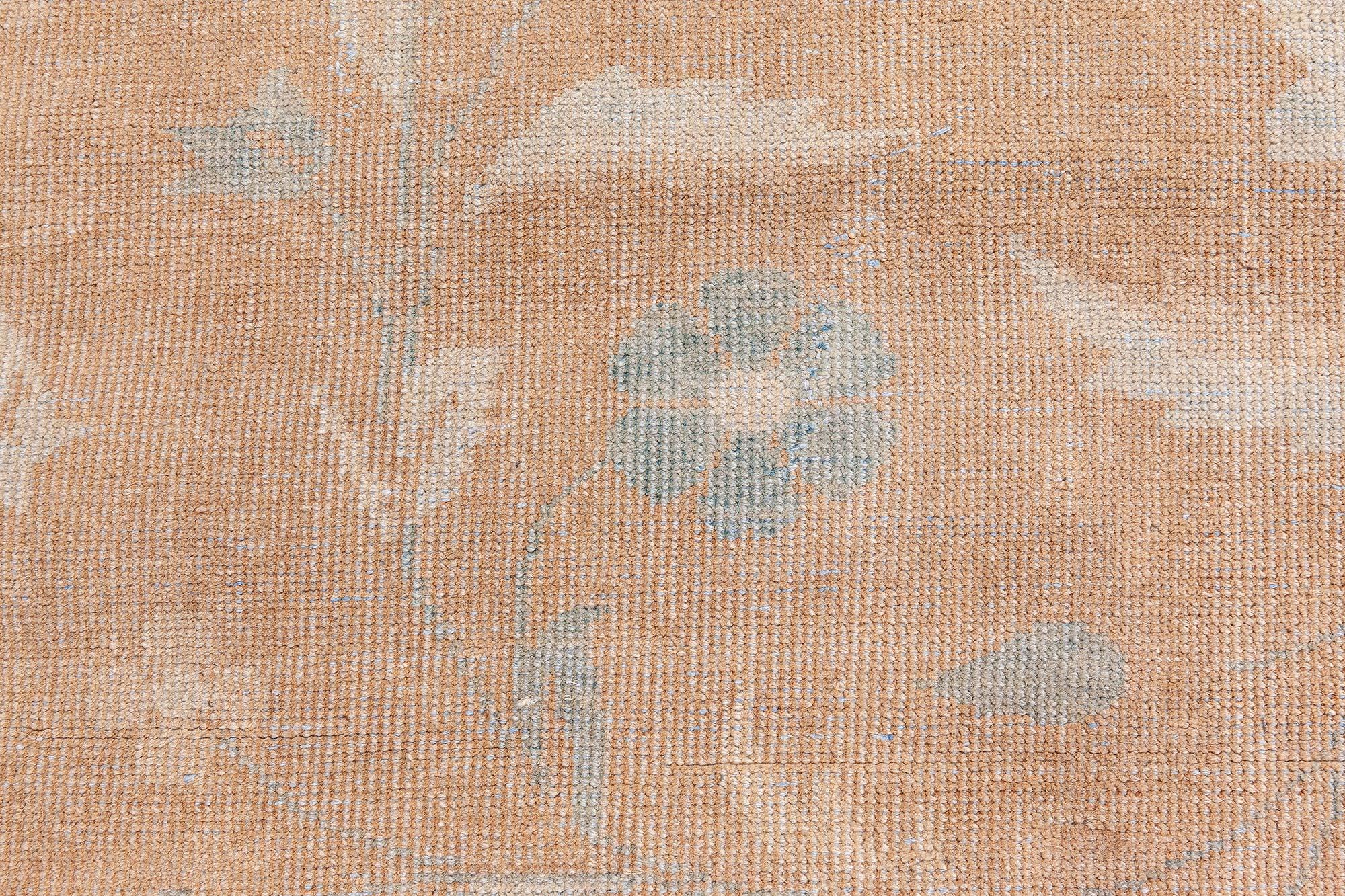 Doris Leslie Blau Großer Indischer Antiker Brauner Handgefertigter Wollteppich (Wolle) im Angebot