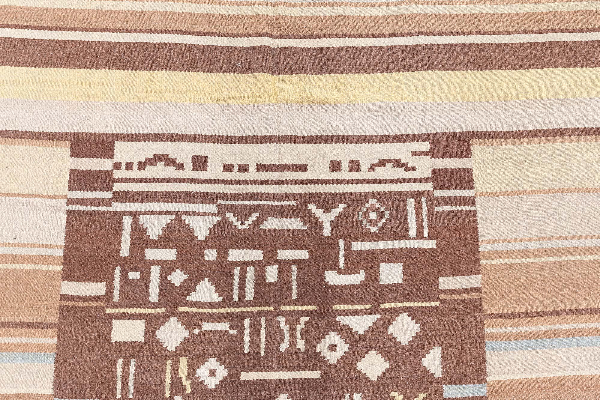 Tissé à la main Doris Leslie Blau Tapis finlandais du milieu du XXe siècle en laine marron et beige en vente