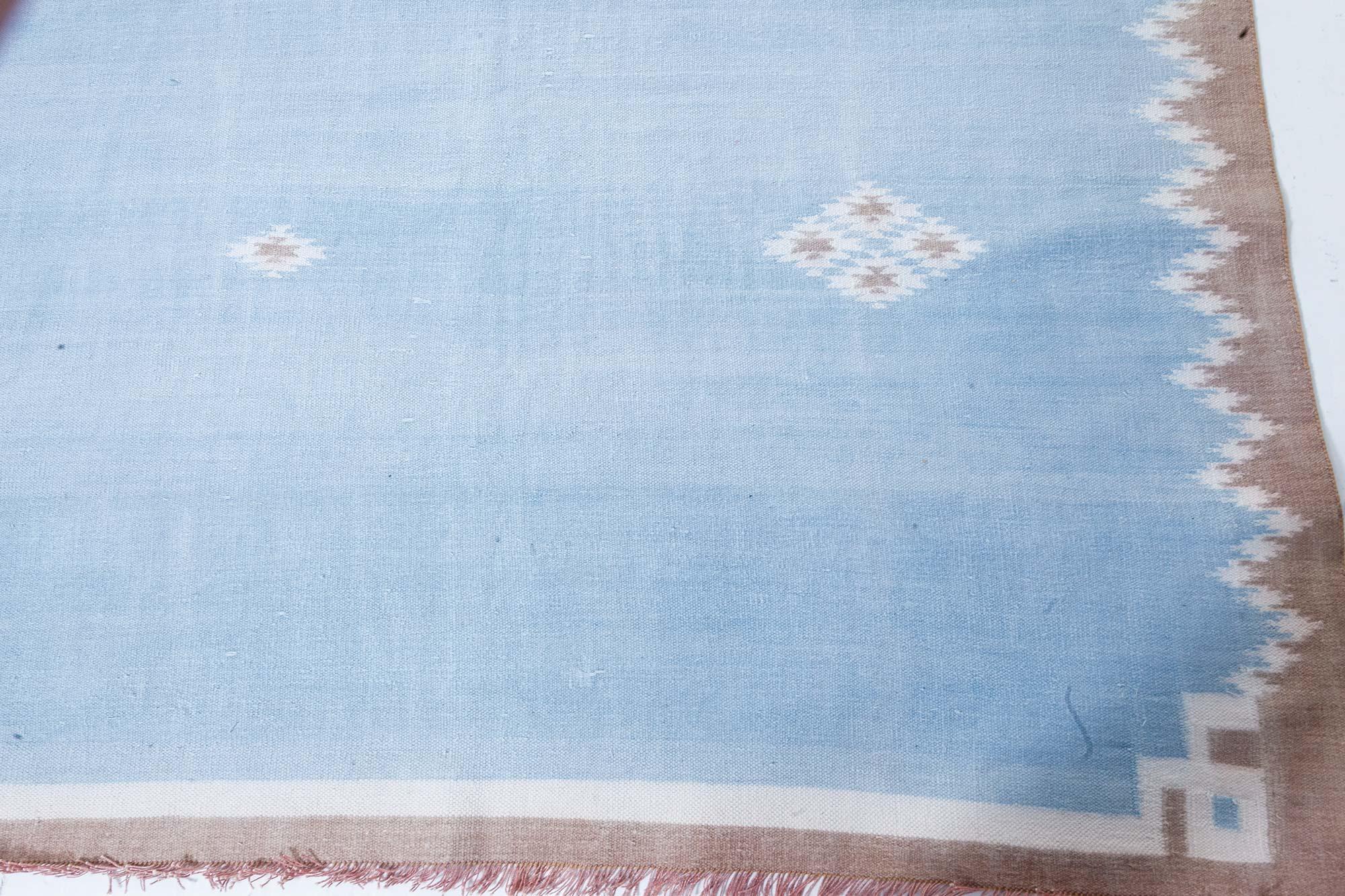 Doris Leslie Blau Indischer Dhurrie-Teppich aus der Mitte des 20. (Handgewebt) im Angebot