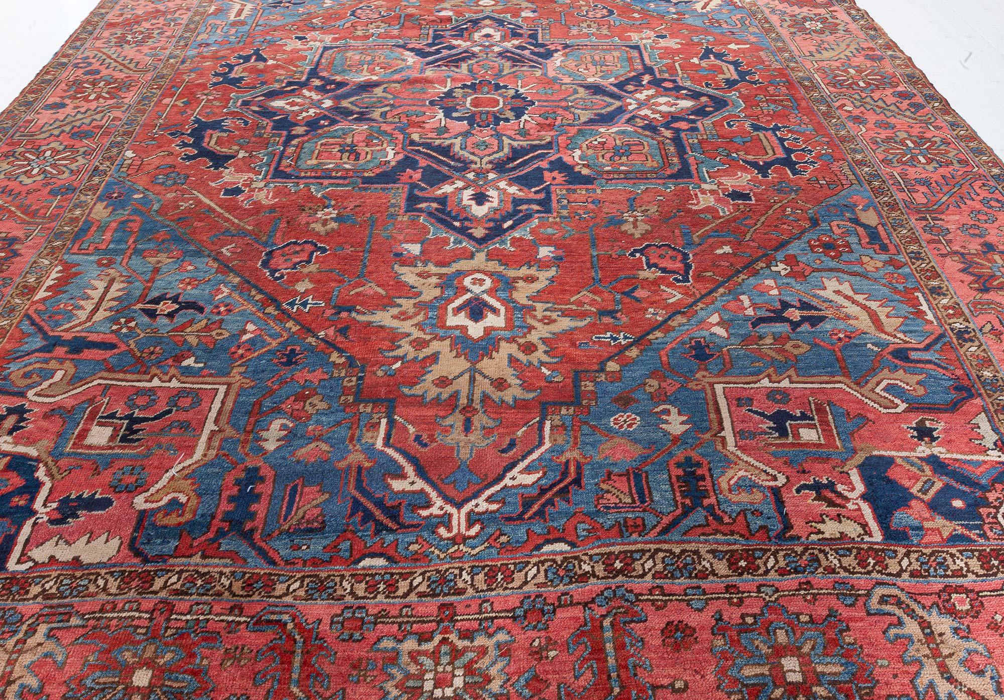 Doris Leslie Blau Persischer Heriz-Teppich aus der Mitte des 20. (Heriz Serapi) im Angebot