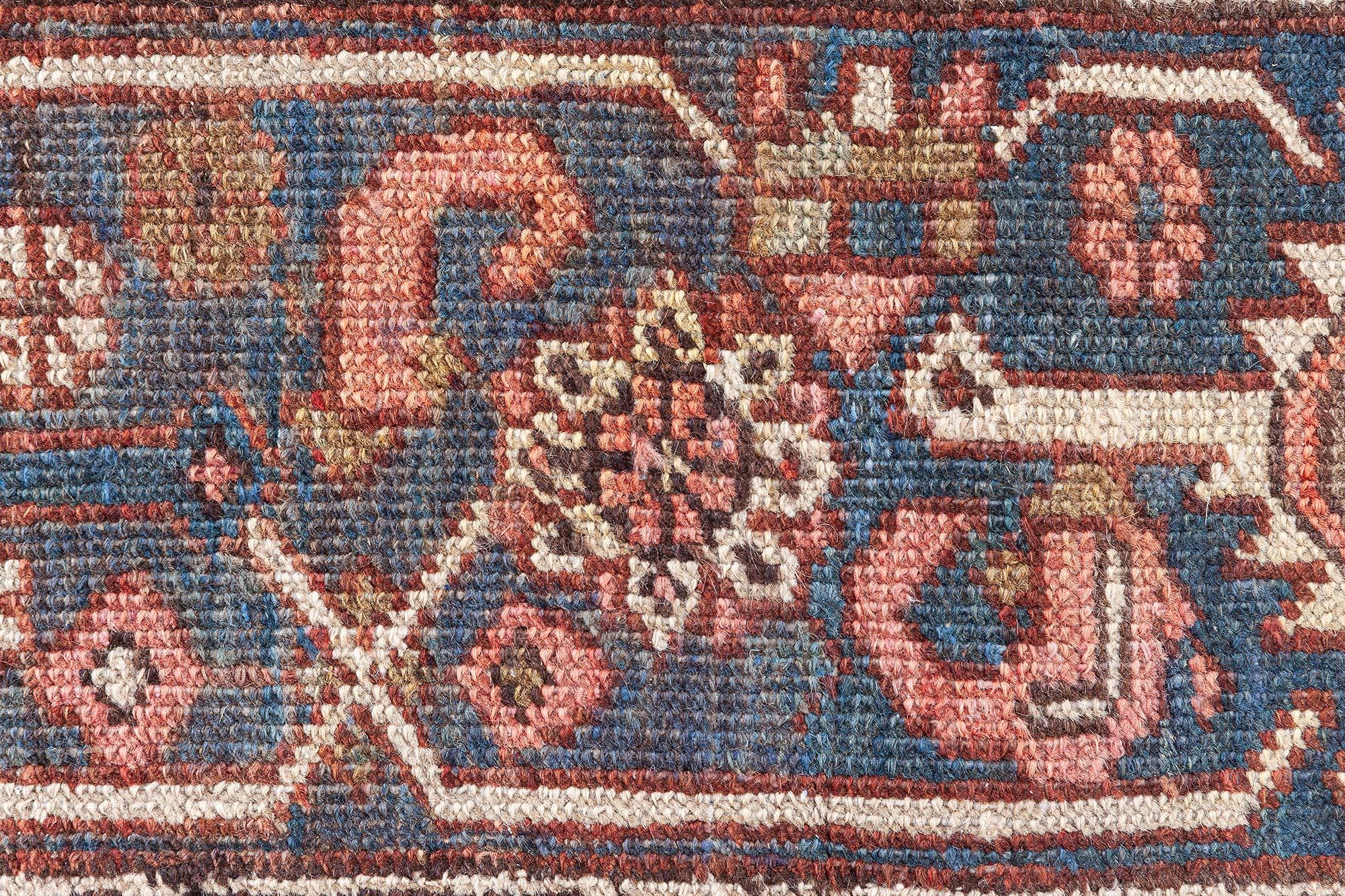 Doris Leslie Blau Persischer Heriz-Teppich aus der Mitte des 20. (20. Jahrhundert) im Angebot