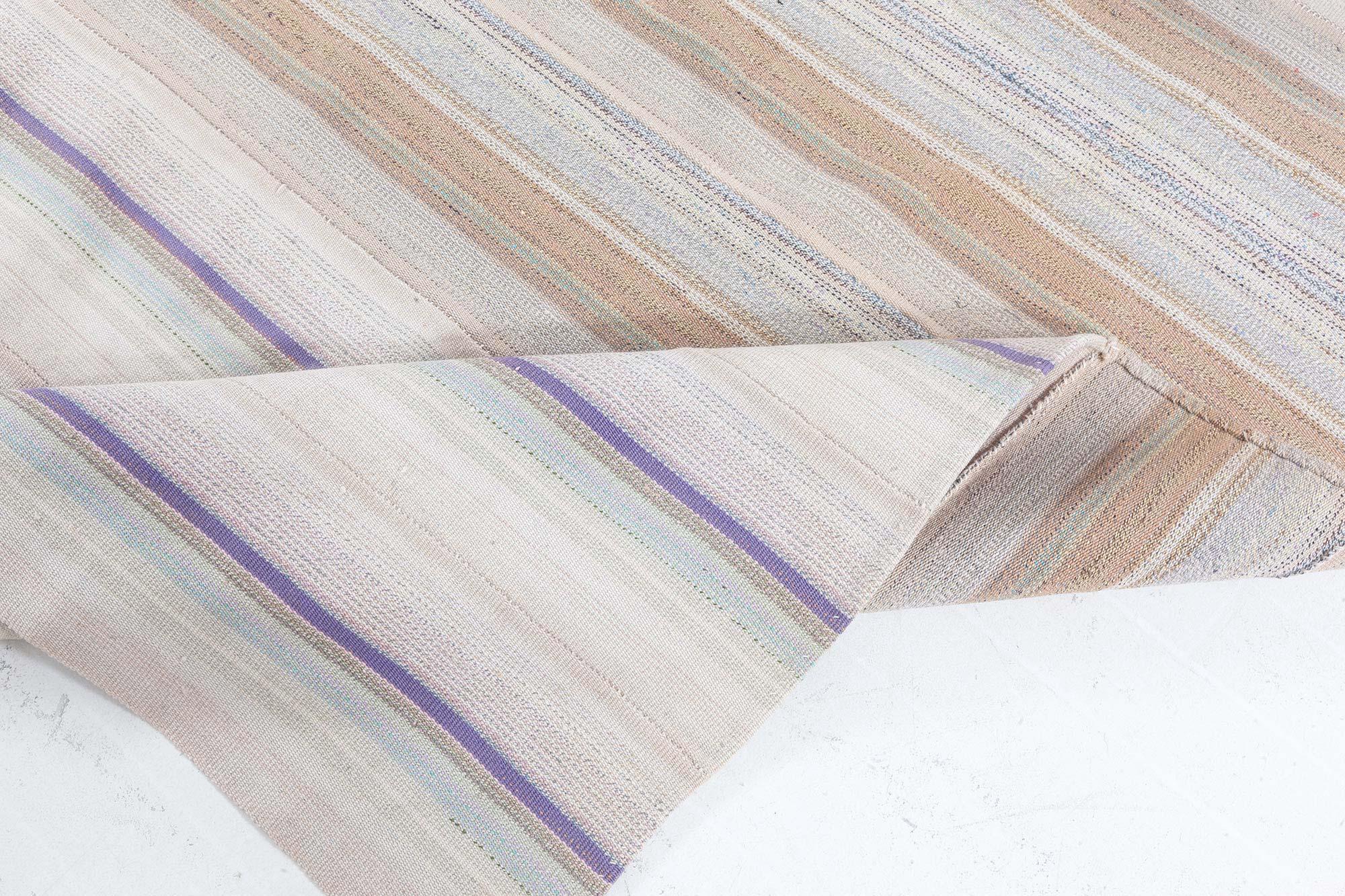 Doris Leslie Blau Persischer Kilim-Teppich aus der Mitte des 20. (Handgeknüpft) im Angebot