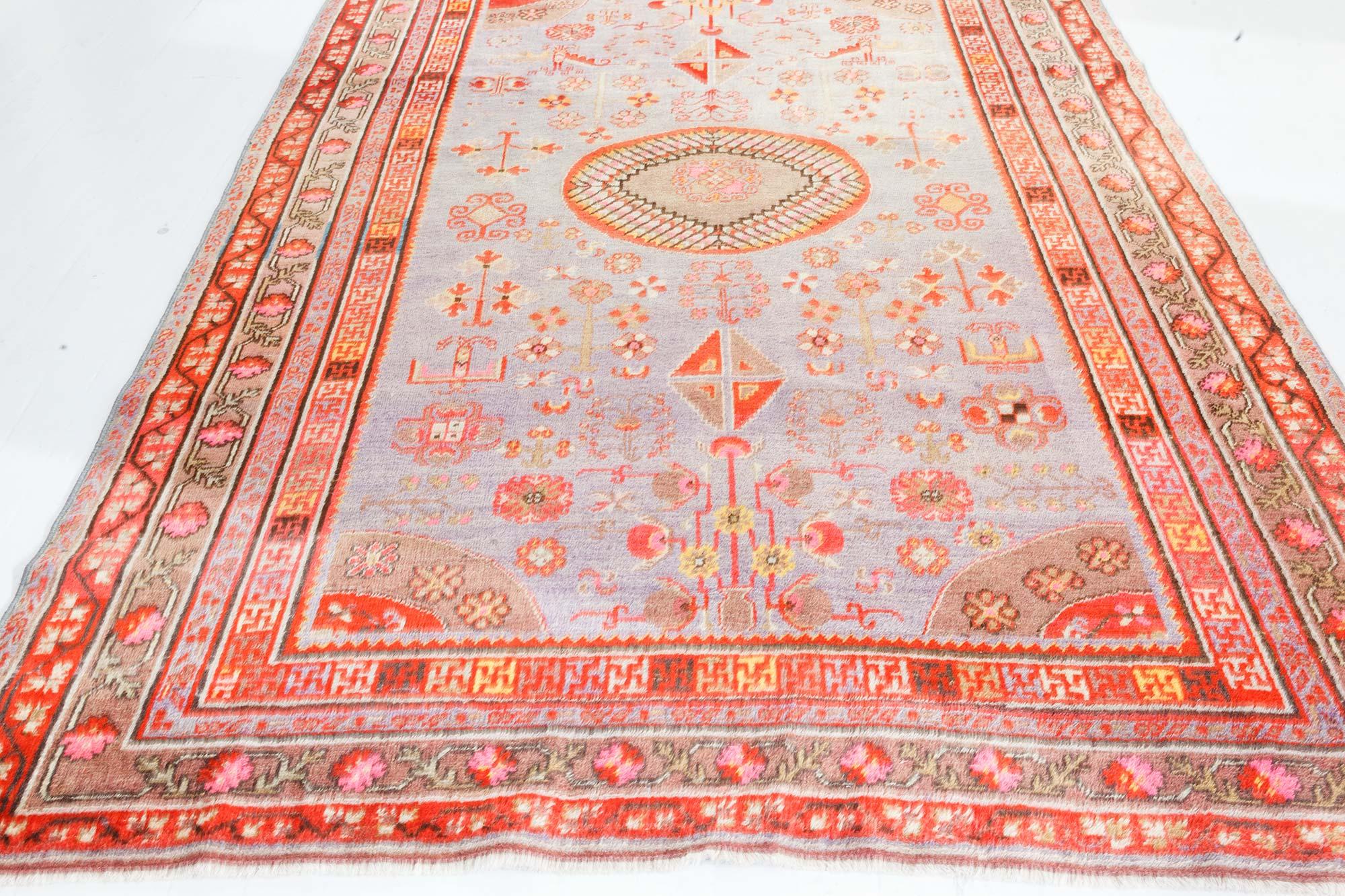 Afghan Doris Leslie Blau Tapis de laine Samarkand fait à la main au milieu du 20e siècle en vente