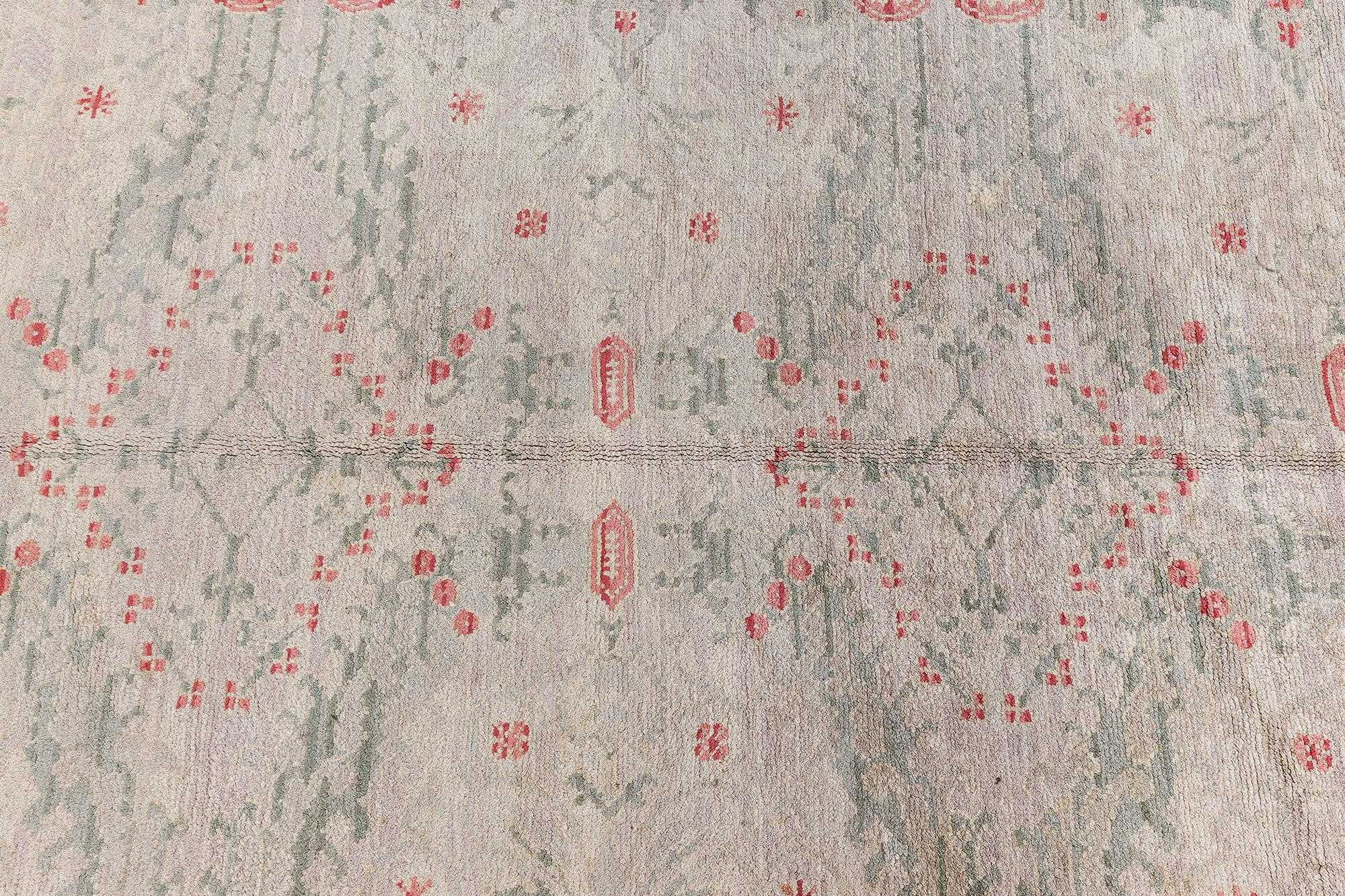 Mid-20th century Spanish floral handmade wool carpet (size adjusted)
Size: 12'0