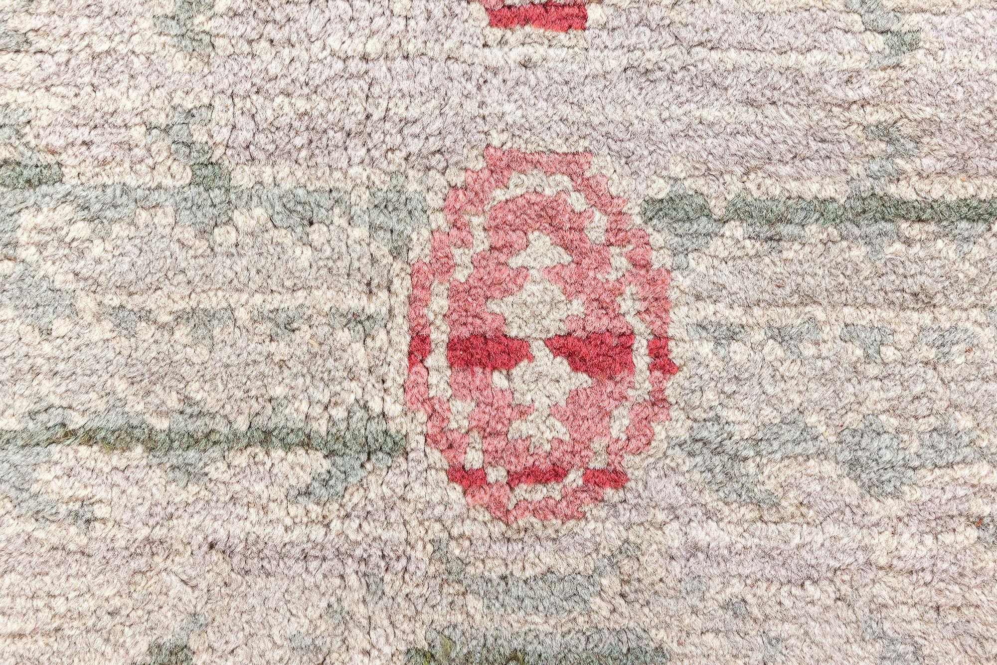 Doris Leslie Blau Mid-20th century Spanish Floral Handmade Wool Rug In Good Condition For Sale In New York, NY