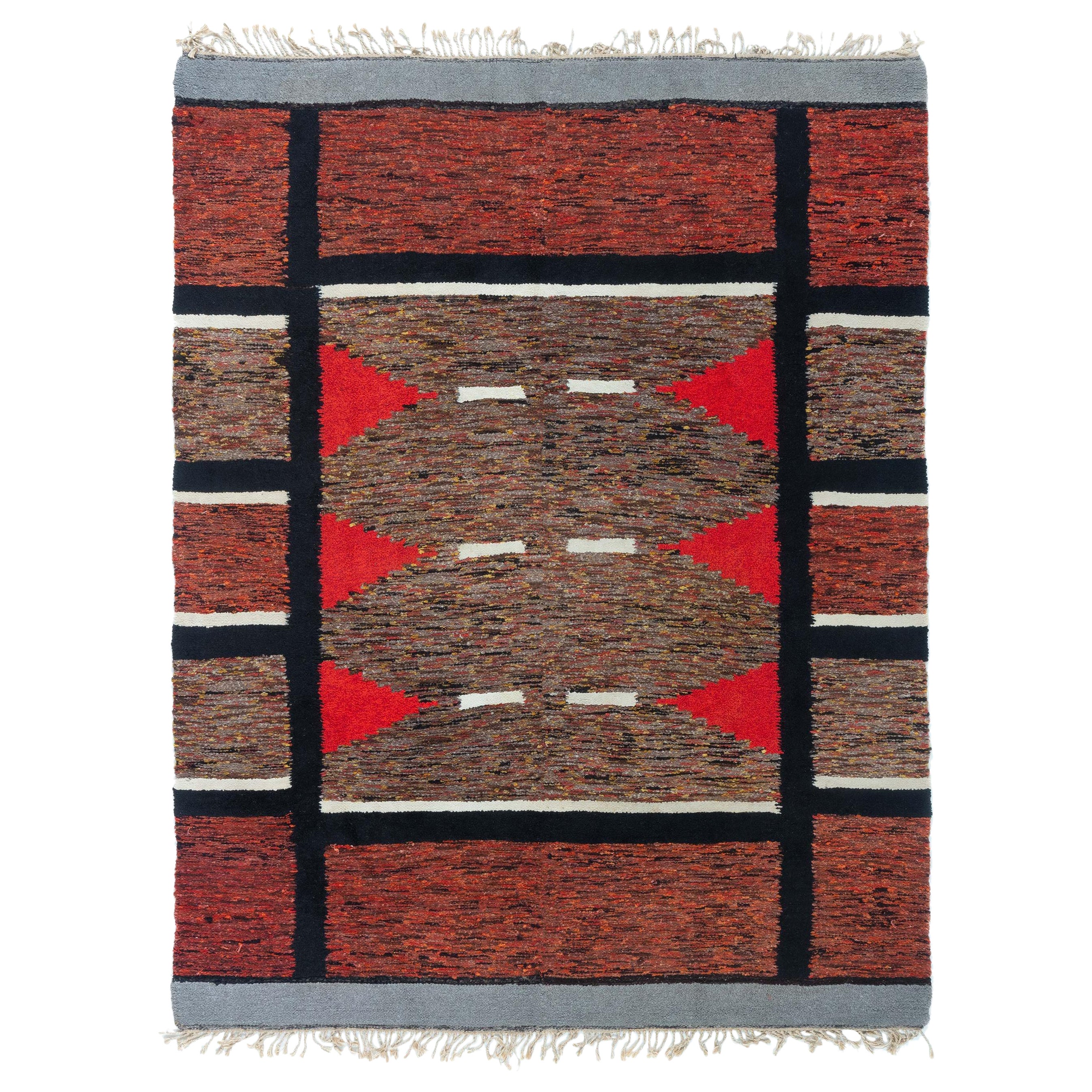 Doris Leslie Blau - Tapis rouge suédois vintage du milieu du 20e siècle