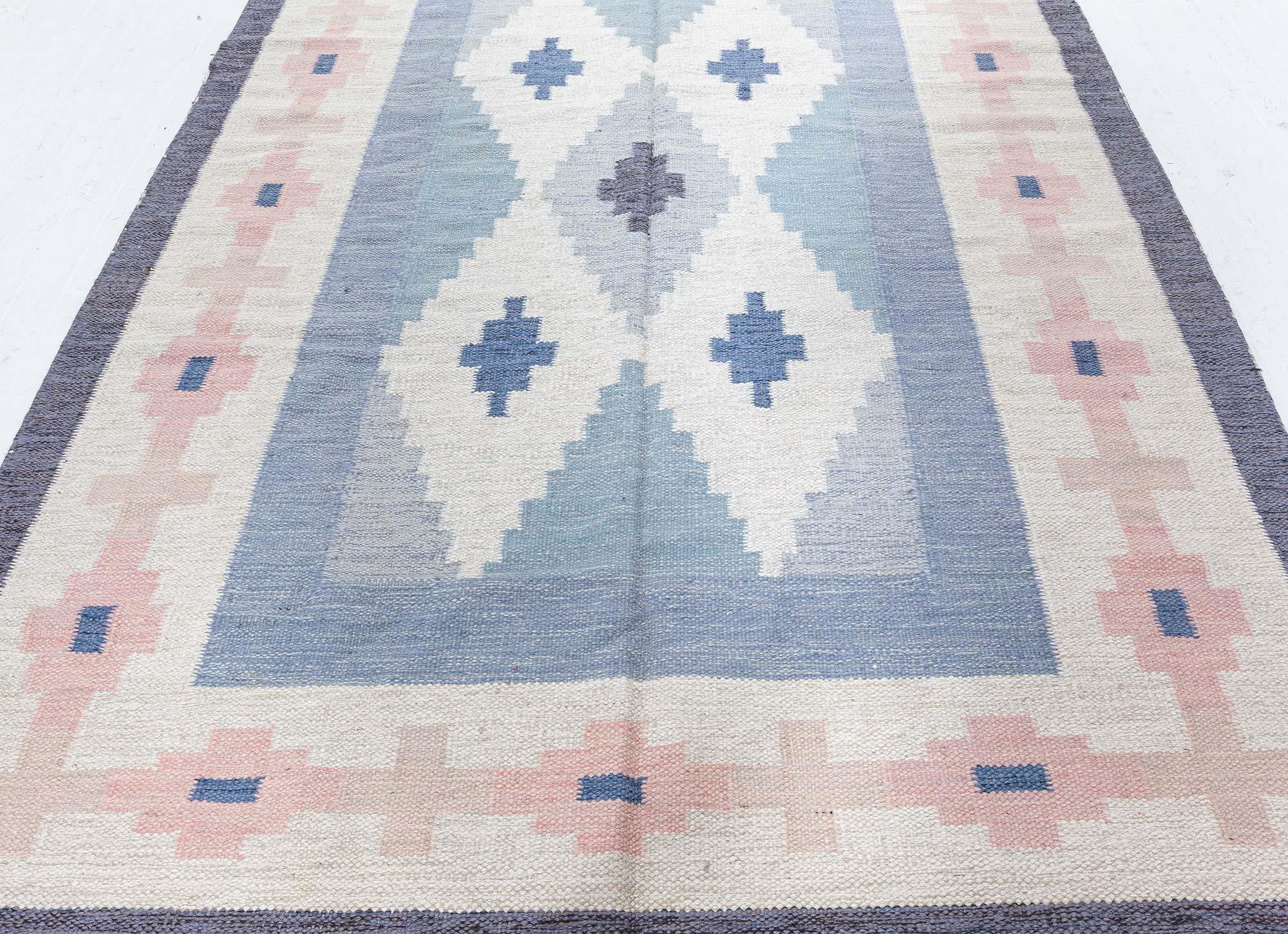 Mid-Century moderno Doris Leslie Blau Tappeto in lana svedese blu fatto a mano di A.J. in vendita