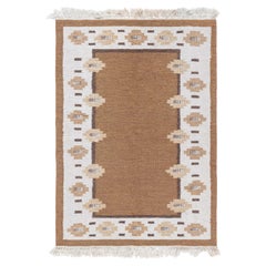 Doris Leslie Blau: Schwedischer, geometrisch gemusterter, flachgewebter Wollteppich in warmem Beige aus der Mitte des Jahrhunderts