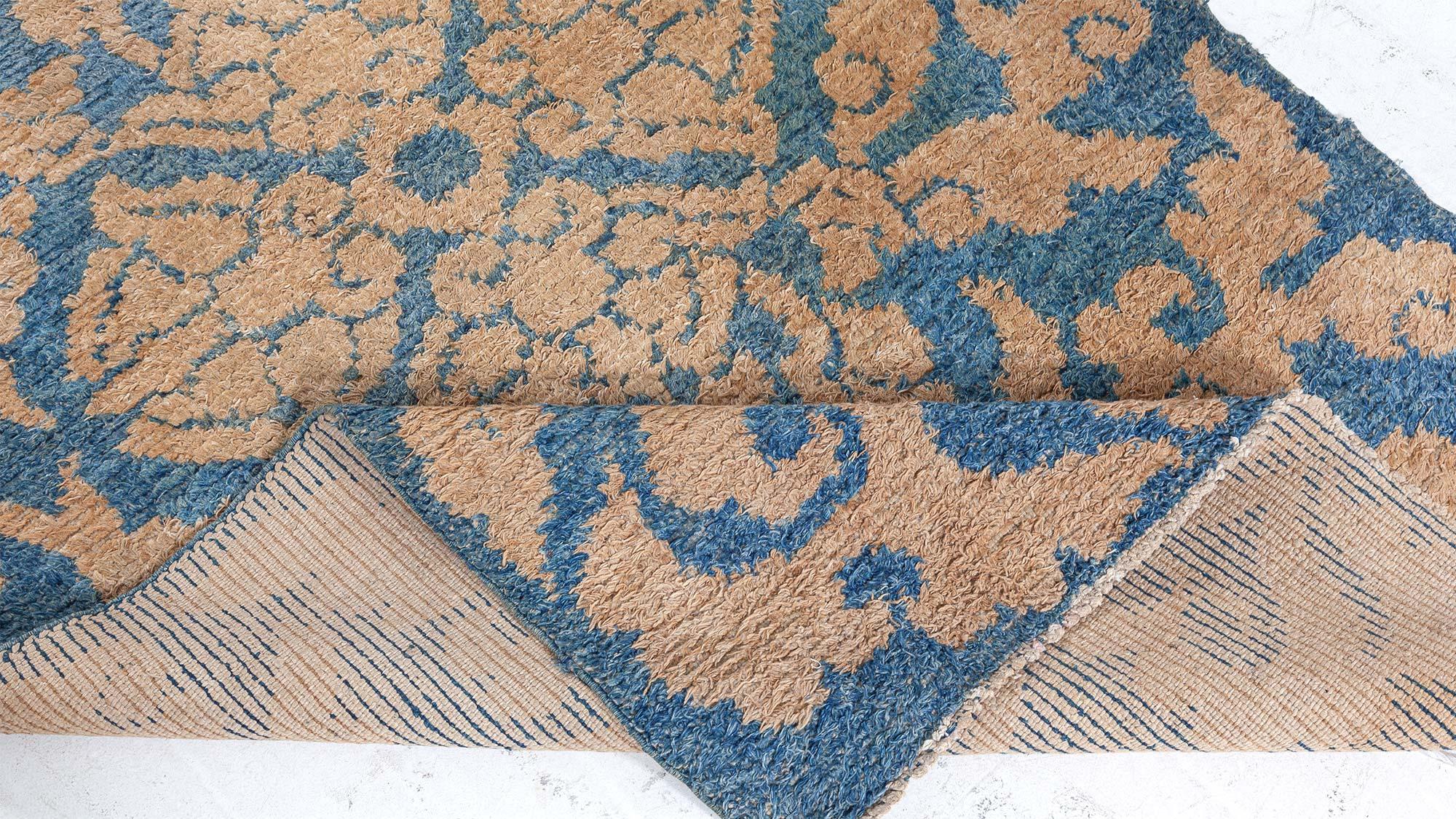 Doris Leslie Blau Midcentury Floral Blue Yellow Chinese Wool Rug (tapis chinois en laine) Bon état - En vente à New York, NY