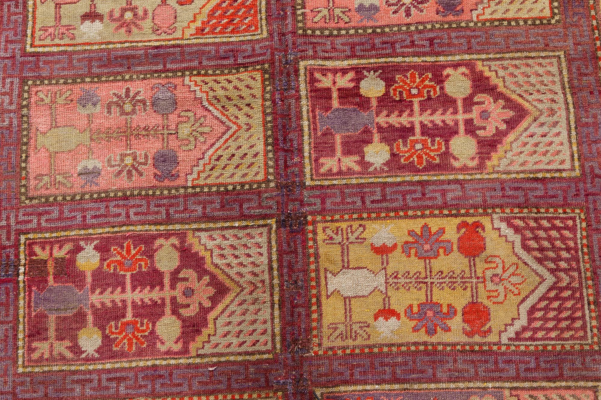 20ième siècle Doris Leslie Blau Midcentury Khotan Samarkand Handmade Wool Rug (tapis de laine fait main) en vente