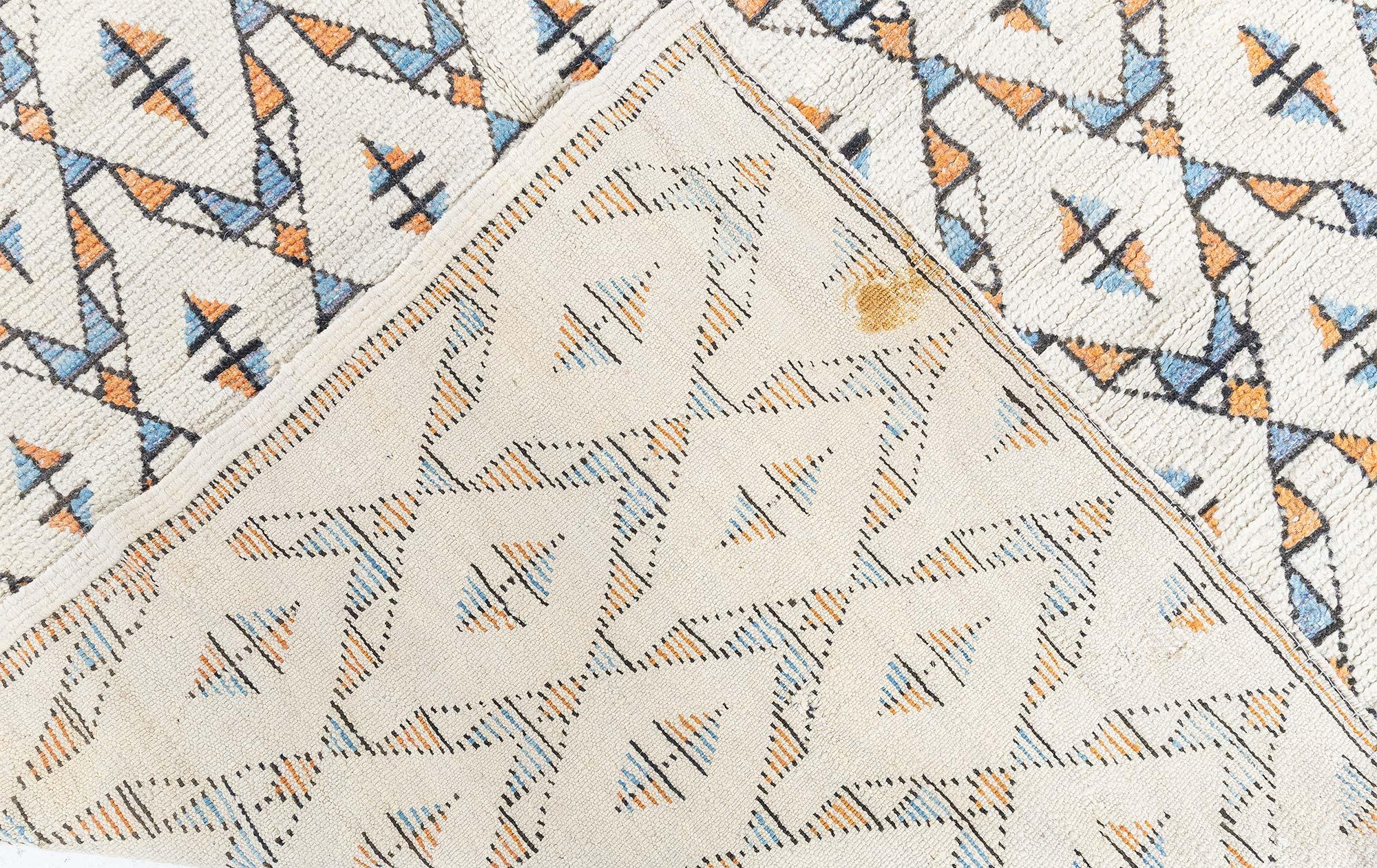 Doris Leslie Blau Marokkanischer Geometrischer Handgefertigter Wollteppich aus der Mitte des Jahrhunderts (Wolle) im Angebot