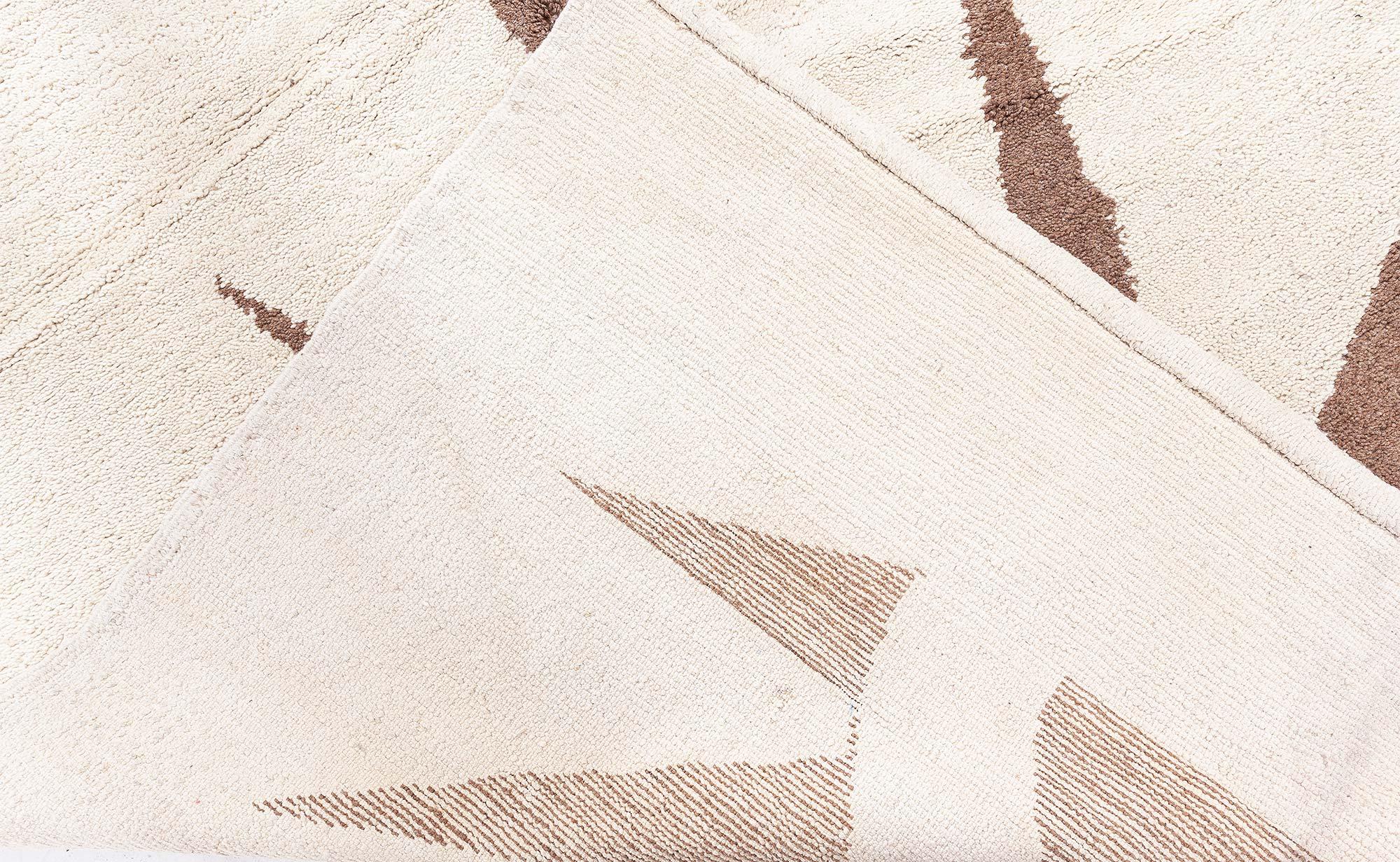 Doris Leslie Blau Alfombra marroquí de lana natural sin teñir de mediados de siglo Lana en venta
