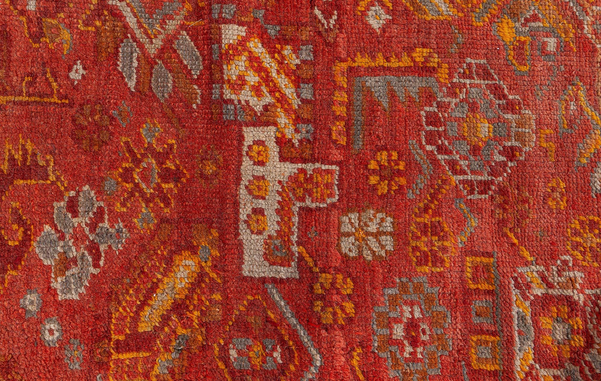 Doris Leslie Blauer und gelber Oushak-Wollteppich aus der Mitte des Jahrhunderts, handgefertigt (Türkisch) im Angebot