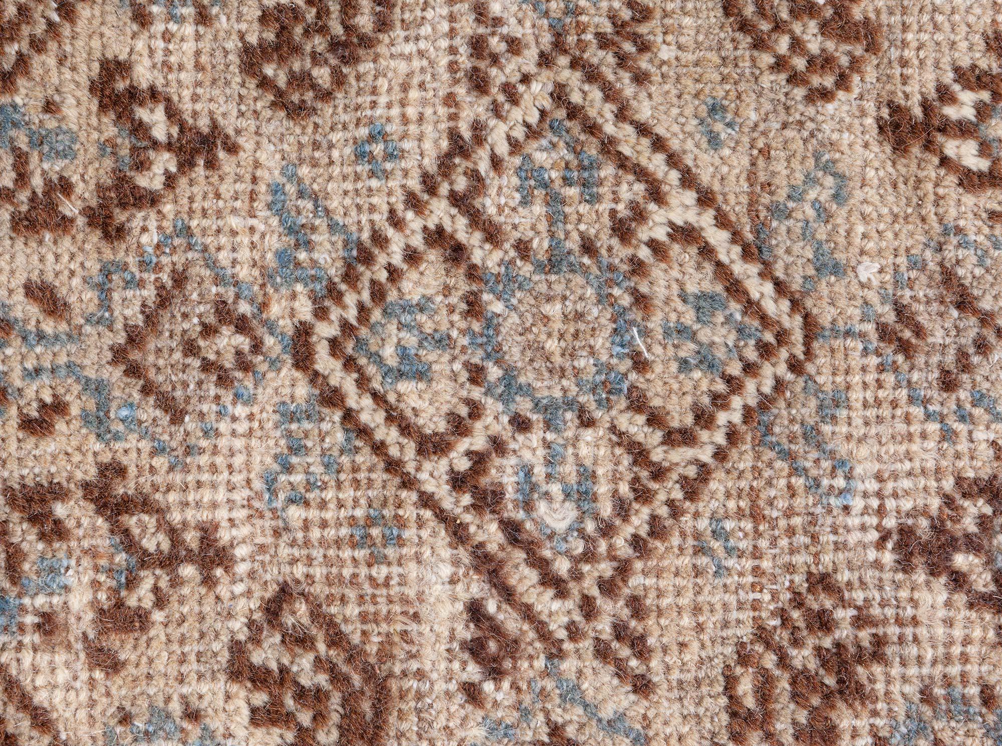Annodato a mano Doris Leslie Blau Tappeto in lana intrecciata a mano di colore marrone-beige in vendita