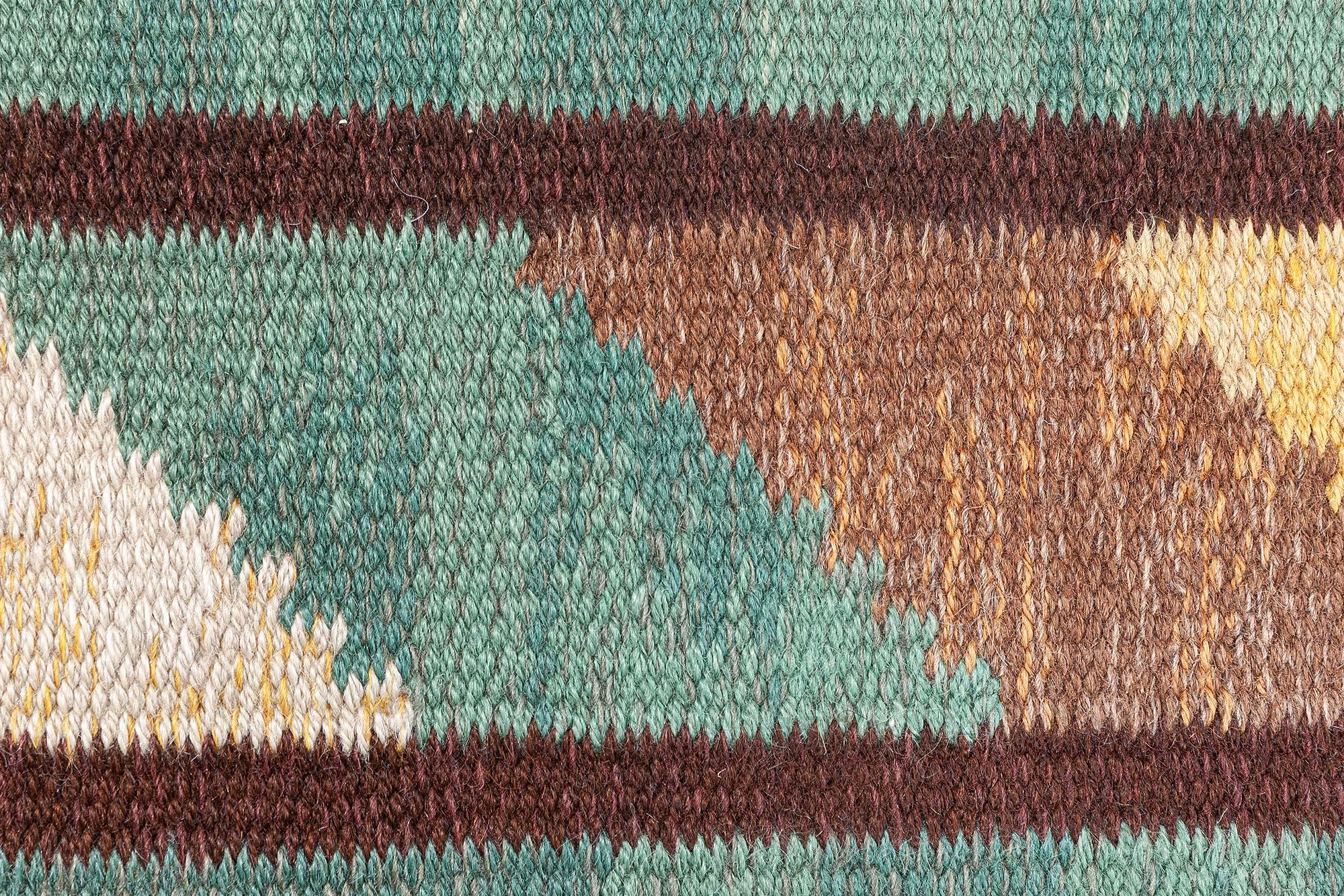 Doris Leslie Blau Midcentury Schwedisch Grün Handgefertigter Wollteppich (Handgewebt) im Angebot